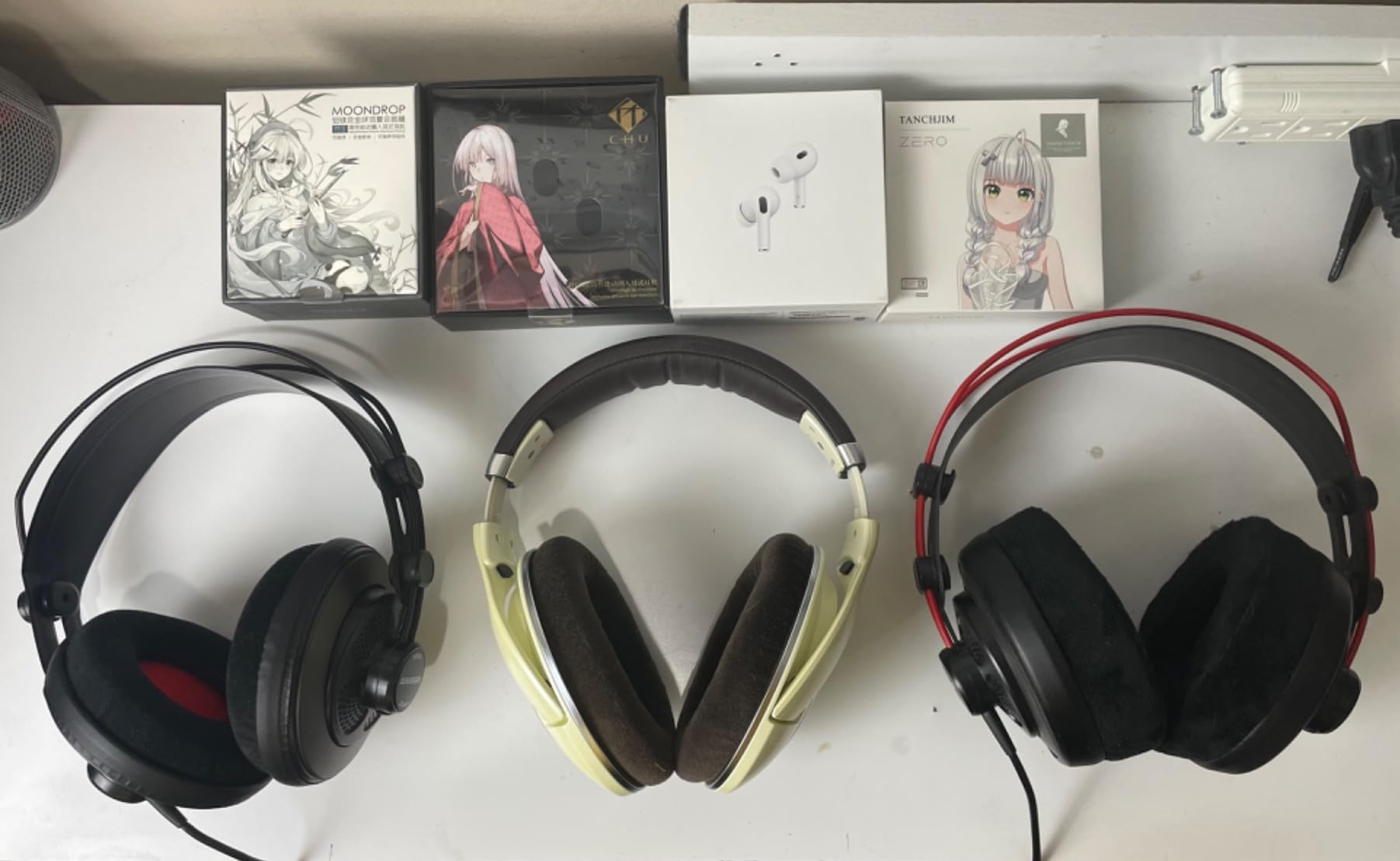 Sennheiser HD 599 SE Open-Back Headphones, Premium Design, Natural Balanced Audio, Comfortable Fit, Wired customer photo 1