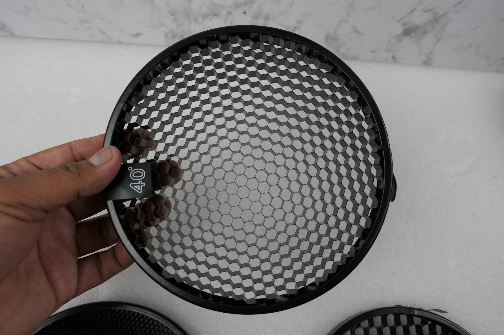 Neewer Standard Reflector 7 inches/18 Centimeters Soft Diffuser with 20/40/60 Degree Honeycomb Grid for Bowens Mount Studio Flash Strobe Light Monolight customer photo 2