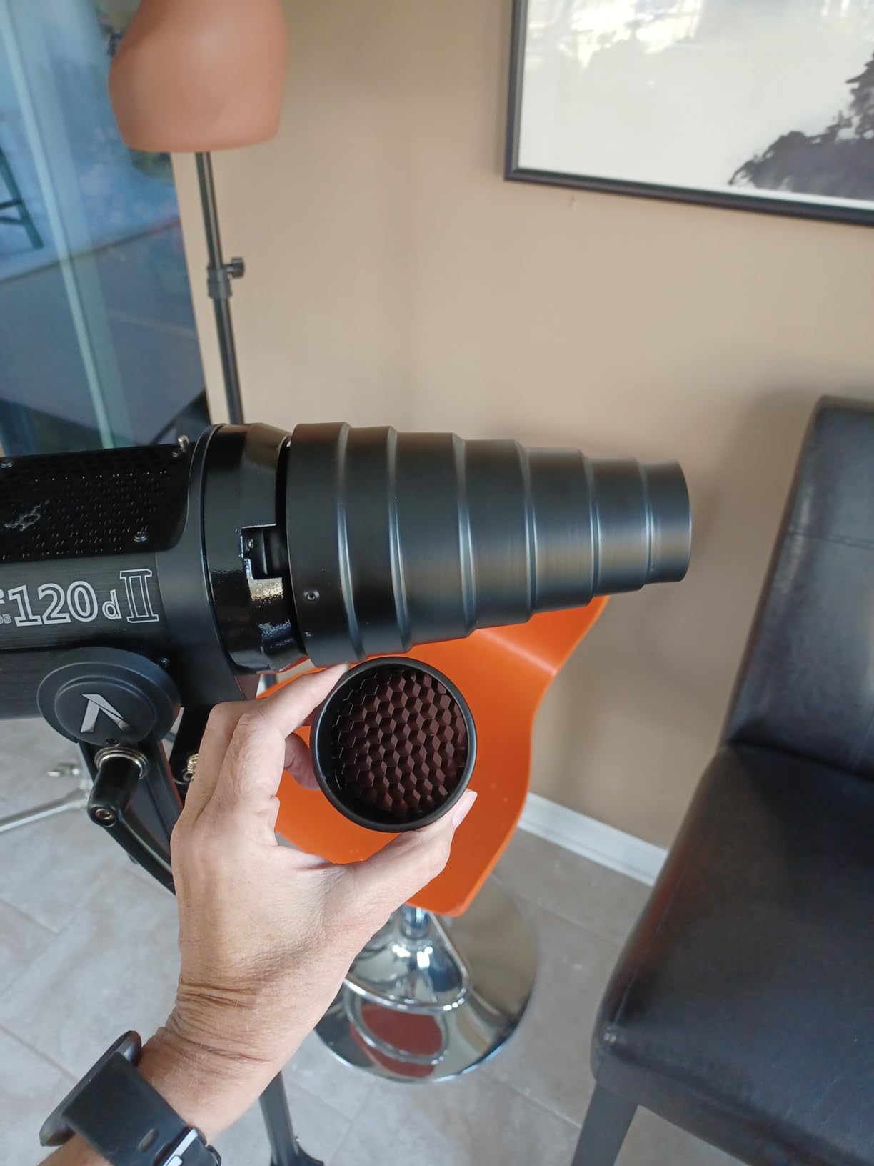 Soonpho Aluminium Alloy Conical Snoot Kit for Bowens Mount Strobe Flash Speedlite Photography, Honeycomb Grid and 5 Pieces Color Filters for Bowens Mount Strobe Flash Speedlite customer photo 1