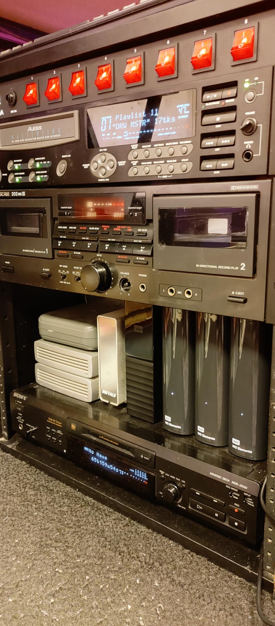 Western Digital 14TB Elements Desktop External Hard Drive, USB 3.0 external hard drive for plug-and-play storage - Western DigitalBWLG0140HBK-NESN customer photo 2