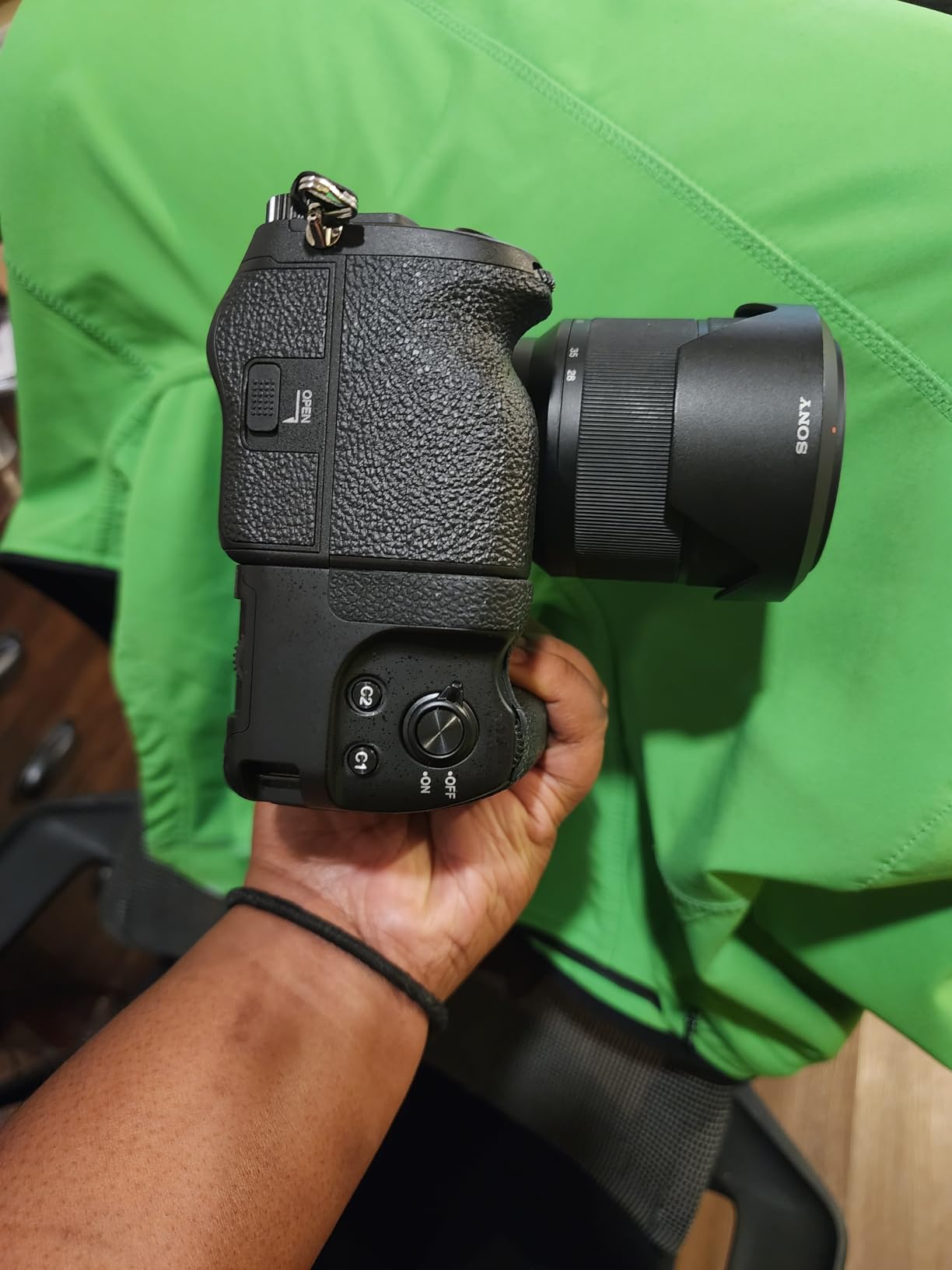 Meike MK-A7R IV Pro Professional Multi-Power Hand Vertical Battery Grip for Sony A7R4 A9II A7SIII with LCD Screen Display Remote Control customer photo 2