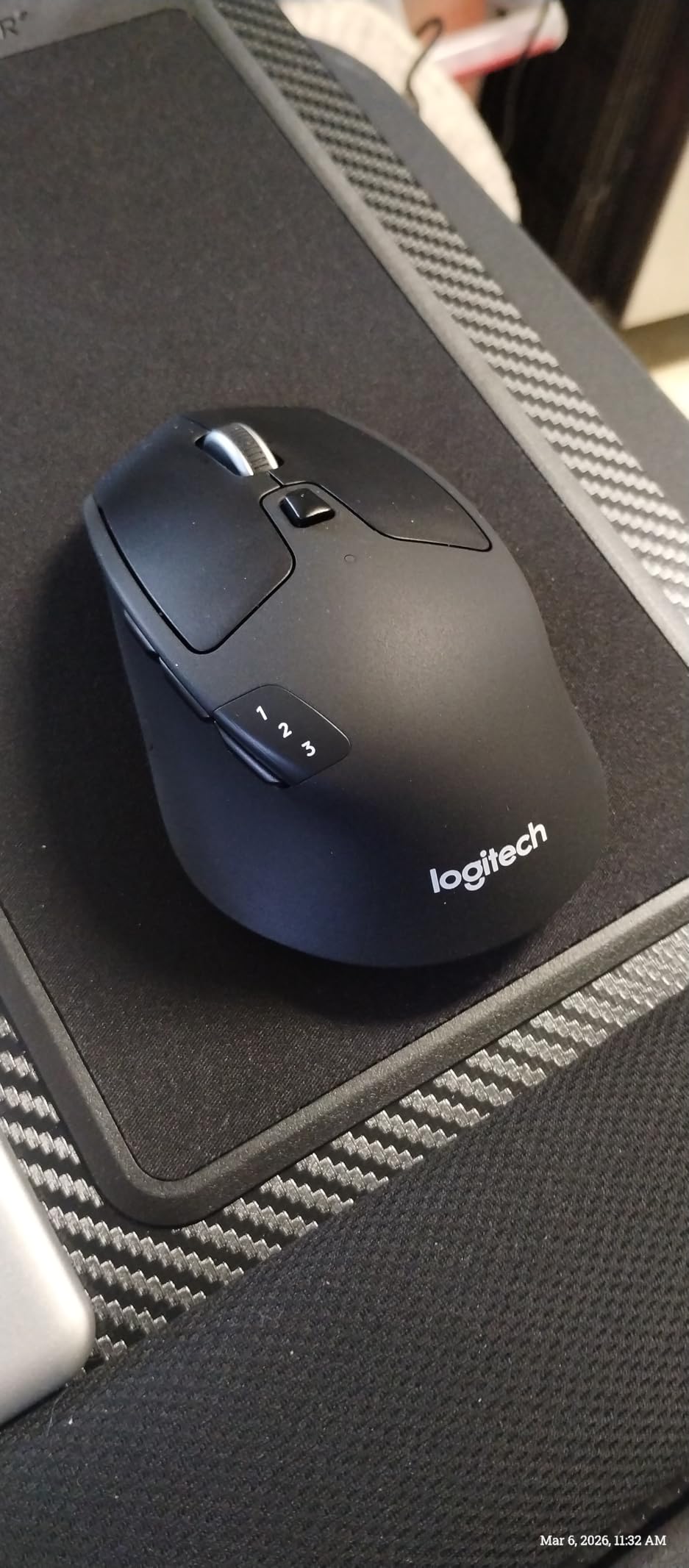 Logitech M720 Triathlon Multi-Device Wireless Mouse, Bluetooth, USB Unifying Receiver, 1000 DPI, 6 Programmable Buttons, 2-Year Battery, Compatible with Laptop, PC, Mac, iPadOS - Black customer photo 1