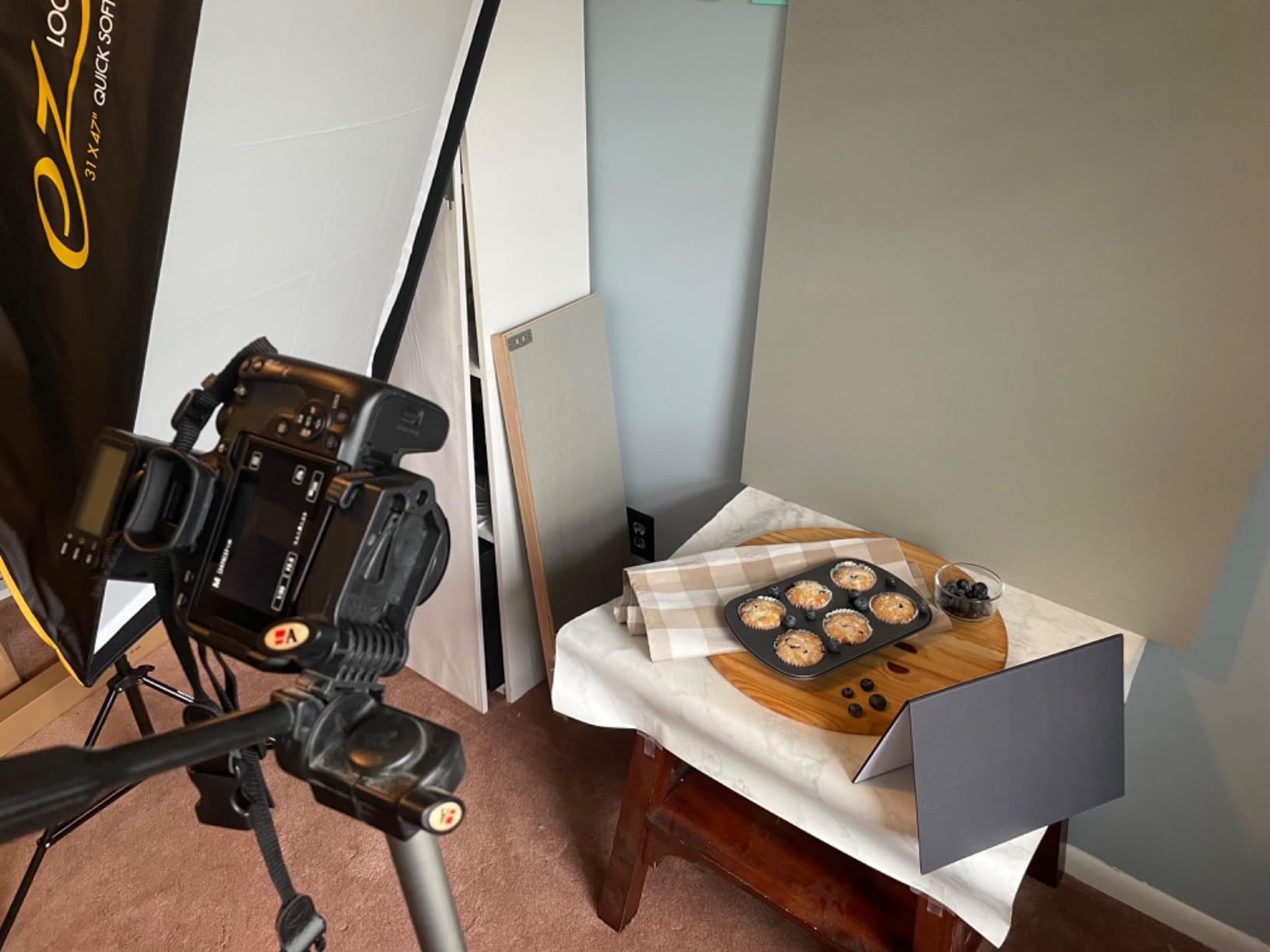 (2 Pcs) Light Reflector 3 in 1 Photography Reflector Cardboard, A4 (12x8 Inch) Size Folding Light Diffuser Board for Still Life, Product and Food Photo Shooting - Black, Silver and White, 2 Pack customer photo 1