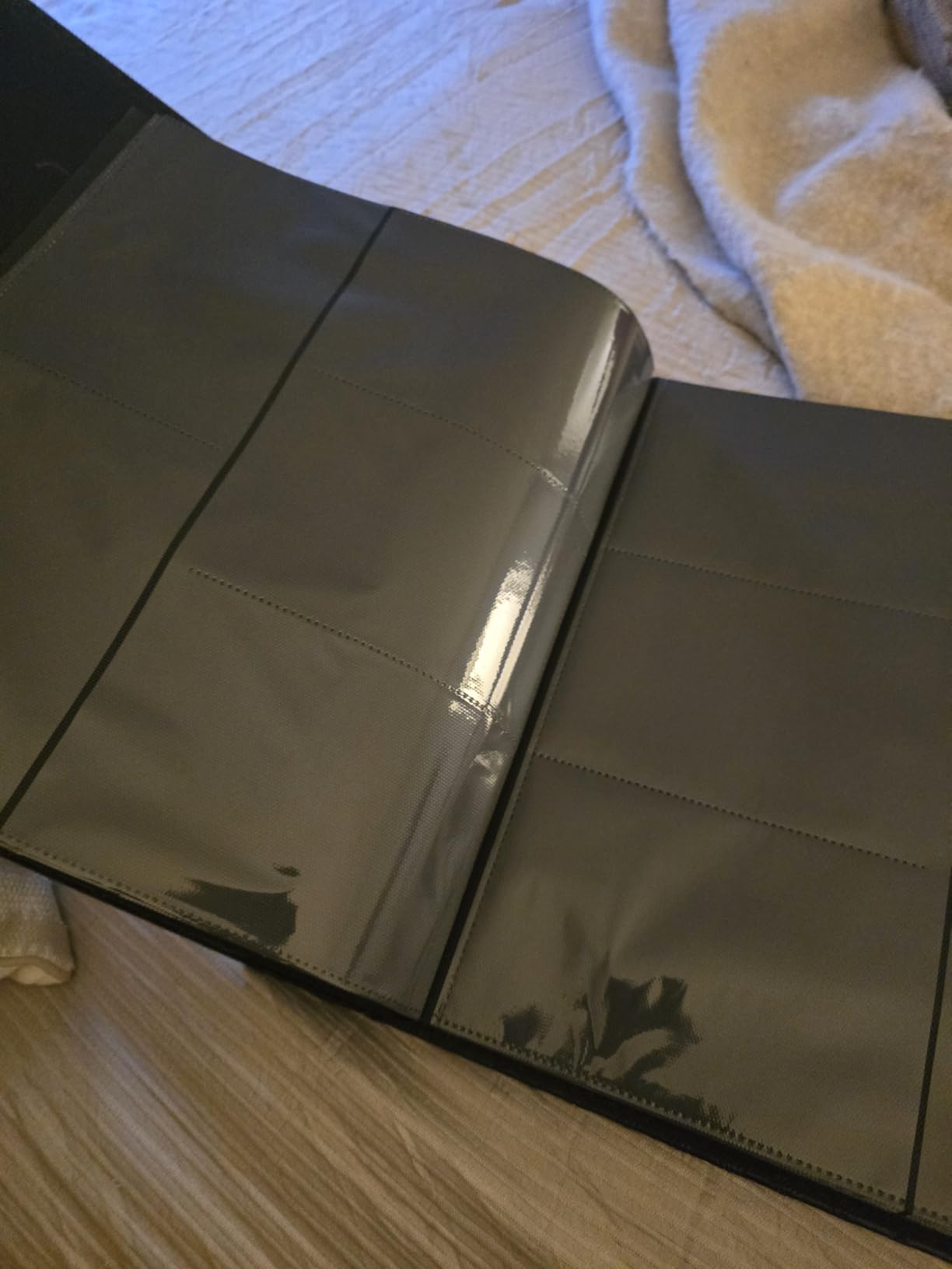 RECUTMS Large Capacity Photo Album 4x6, 600 Photos PU Leather Picture Album with Black Pages, Horizontal & Vertical Pockets, Clear Sleeves Memory Book for Family, Travel, Wedding & Gift (Grey) customer photo 1