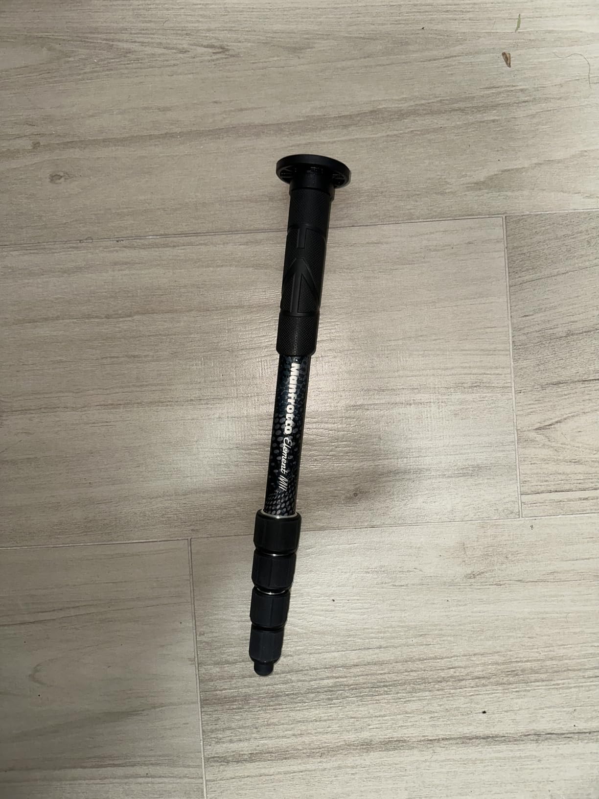 Manfrotto Element MII MMELMIIA5BK, Lightweight 5-Section Aluminium Travel Camera Monopod customer photo 2