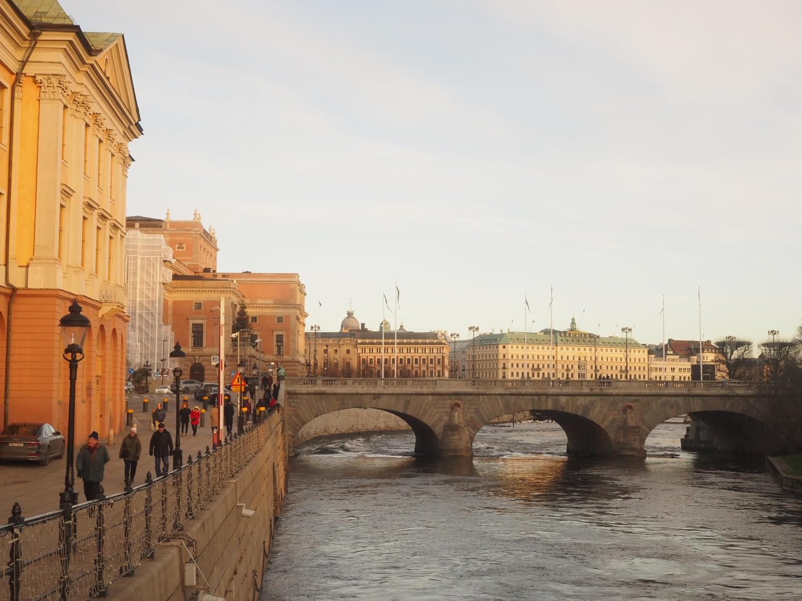 OM SYSTEM Olympus E-M10 Mark IV Silver Micro Four Thirds System Camera M.Zuiko Digital ED 14-42mm F3.5-5.6 EZ kit 20MP Sensor 5-Axis Image Stabilization 4K Video Wi-Fi customer photo 1