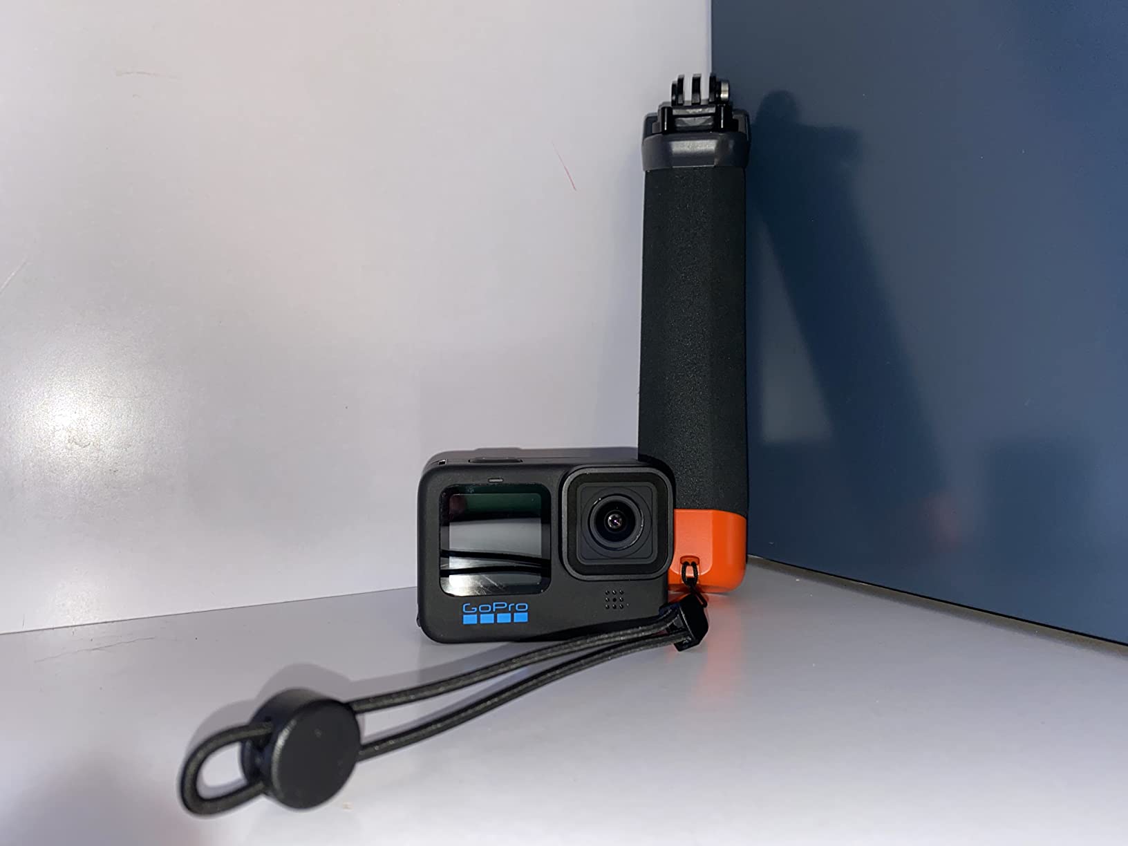 The Handler (Floating Hand Grip) - Official GoPro Accessory (AFHGM-003) for Cameras customer photo 2