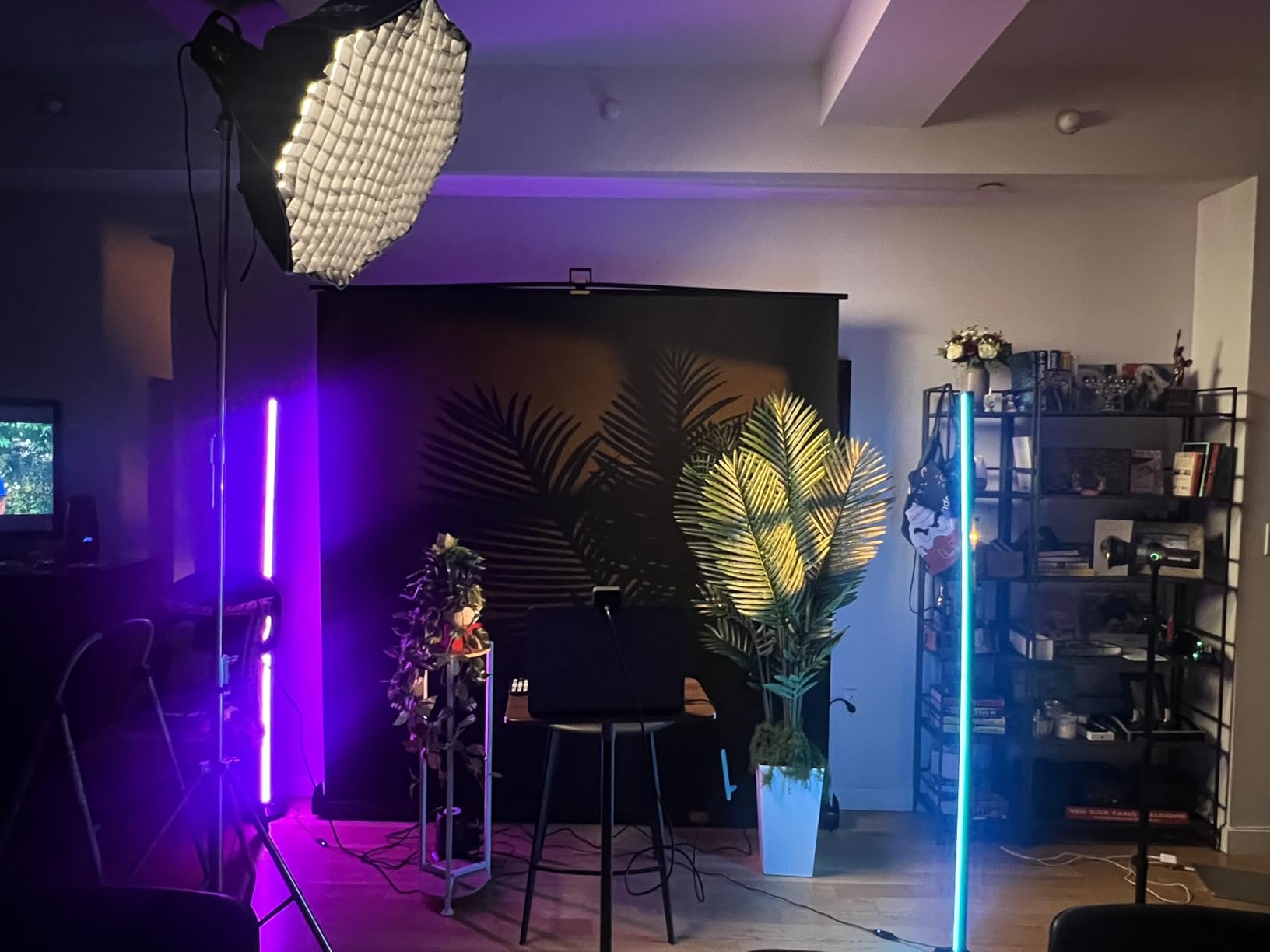 RAUBAY Collapsible Green Screen Backdrop Portable Retractable Chroma Key Panel Photo Background with Stand for Video Conference, Photographic Studio, Streaming customer photo 2