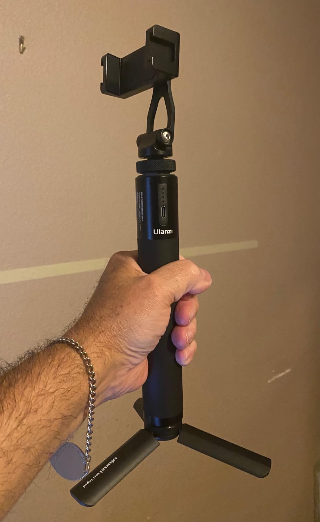 ULANZI Battery Handle Grip, BG-3 10000mAh Grip Portable Charger Tripod Monopod - for DSLR Action Camera Smartphone Vlogging Time-Lapse Shooting Live Streaming Filmmaking customer photo 2