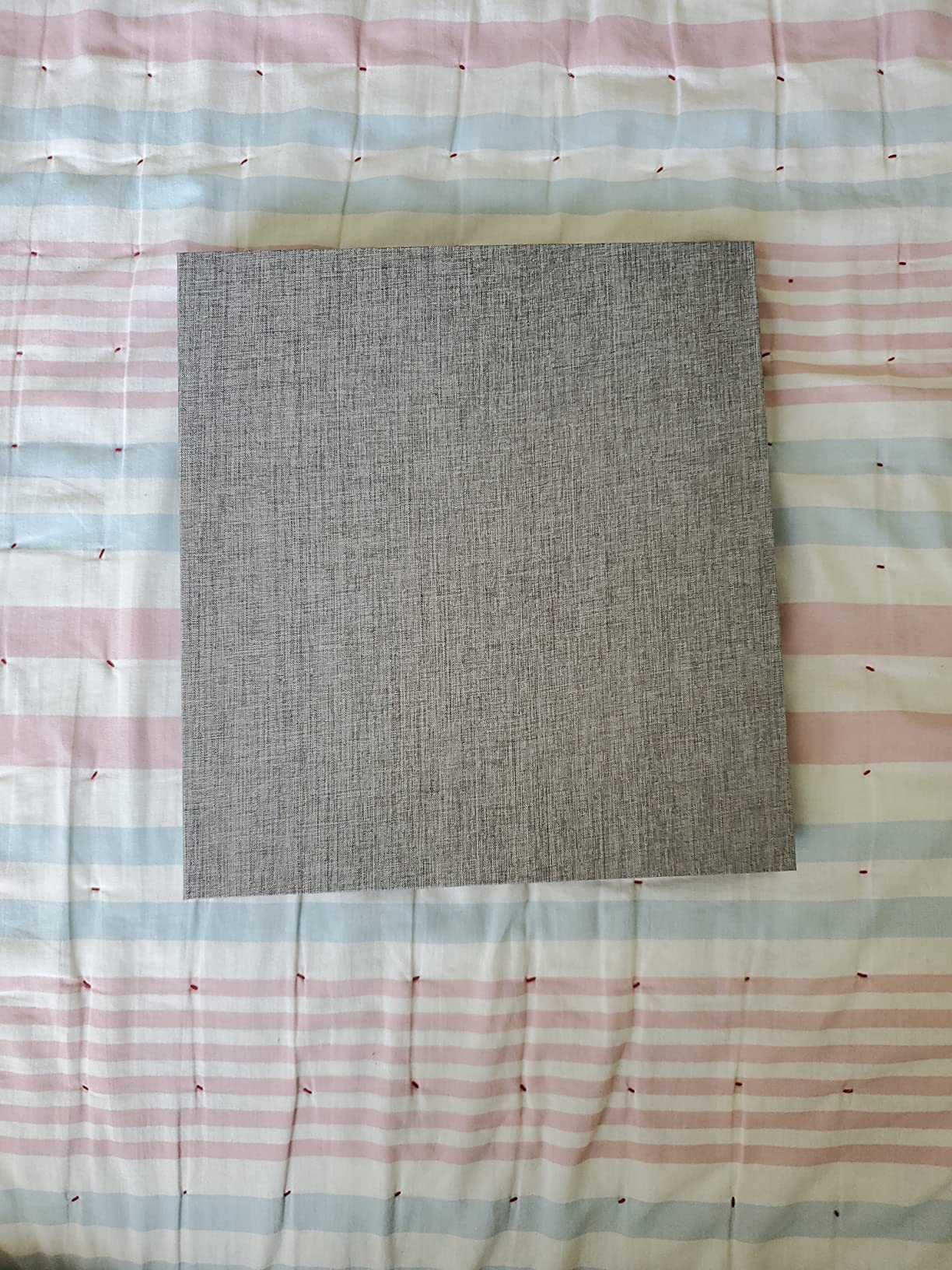 potricher Photo Album for 4x6 600 Photos Linen Cover Extra Large Capacity Picture Book for Family Wedding Anniversary and Baby (Black) customer photo 2