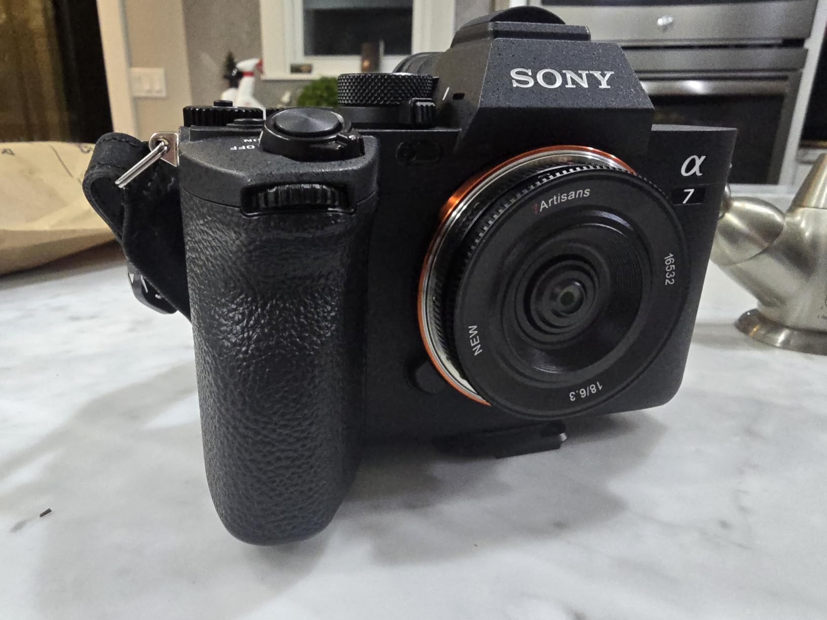 18mm F6.3 Mark II Ultra-Thin Prime Lens APS-C Lens for Sony E Mount Mirrorless Cameras customer photo 2