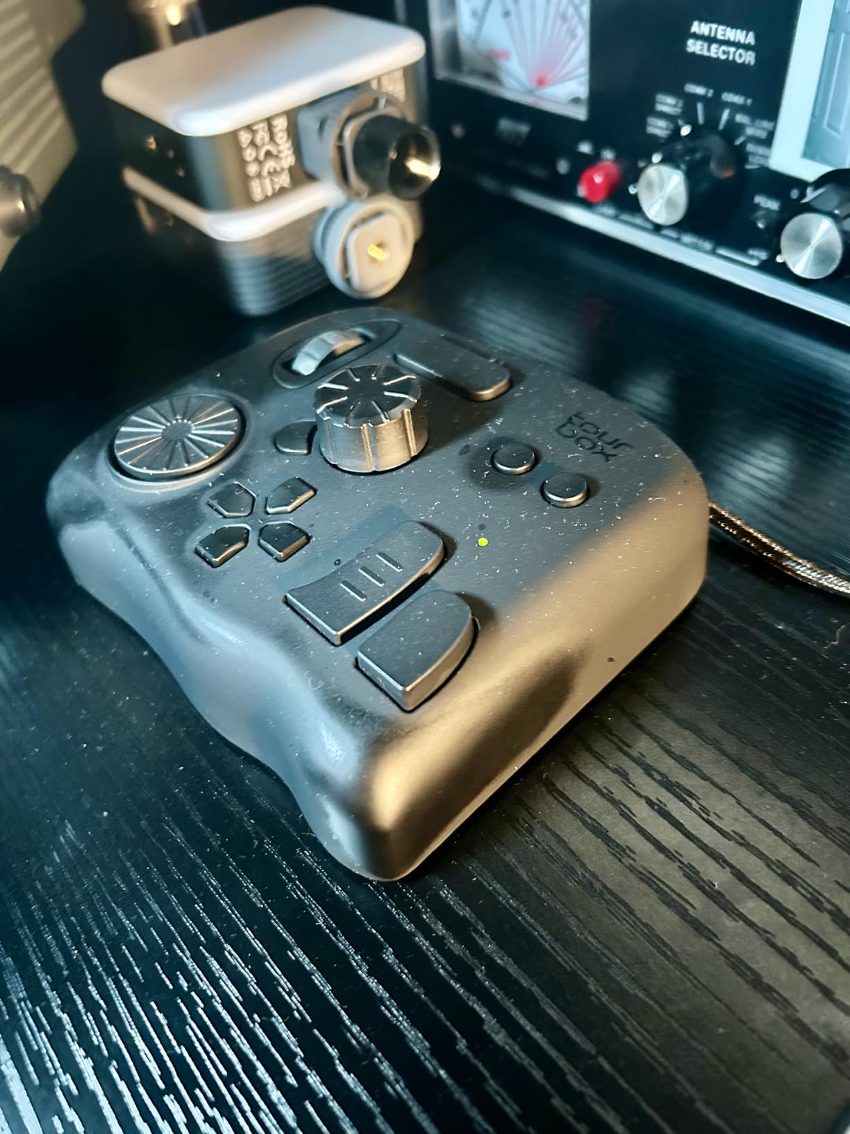 TourBox NEO - Customizable Editing Controller, Video Photo Color Grading Speed Editor, Mac/PC Intuitive Control Productivity for Adobe, Davinci and More customer photo 1