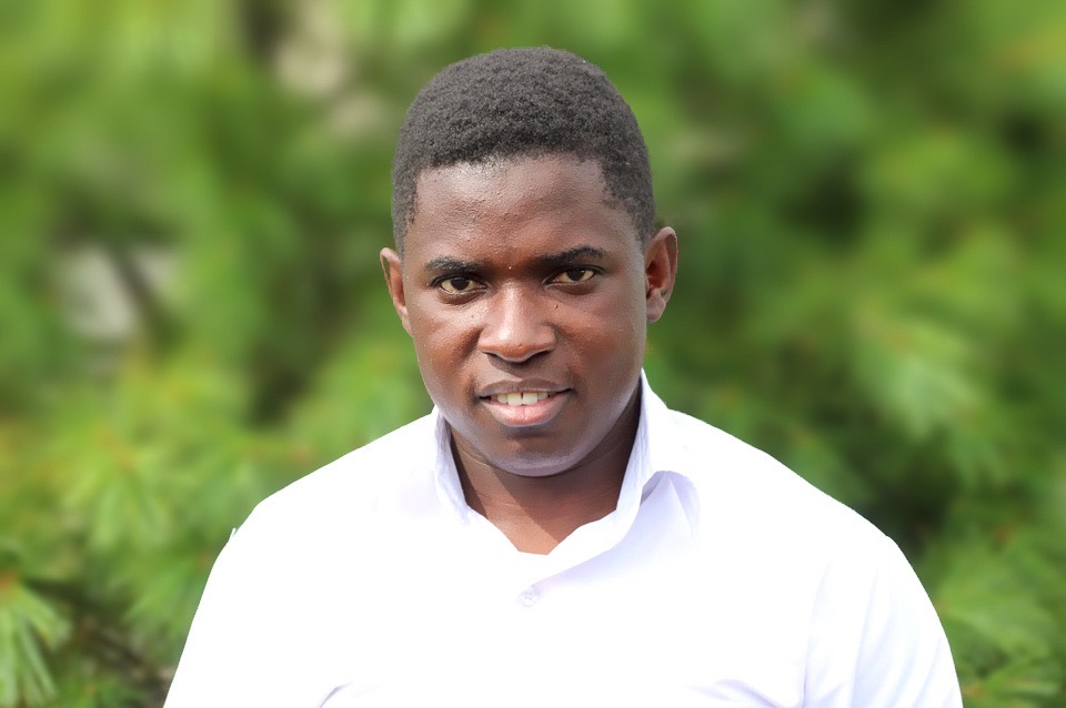 FEELWORLD LIVEPRO L1 V1 Multi Camera Video Mixer Switcher 2 Inch LCD Display 4 x HDMI Inputs USB 3.0 Output Format Real Time Production Live Streaming Lightweight customer photo 2