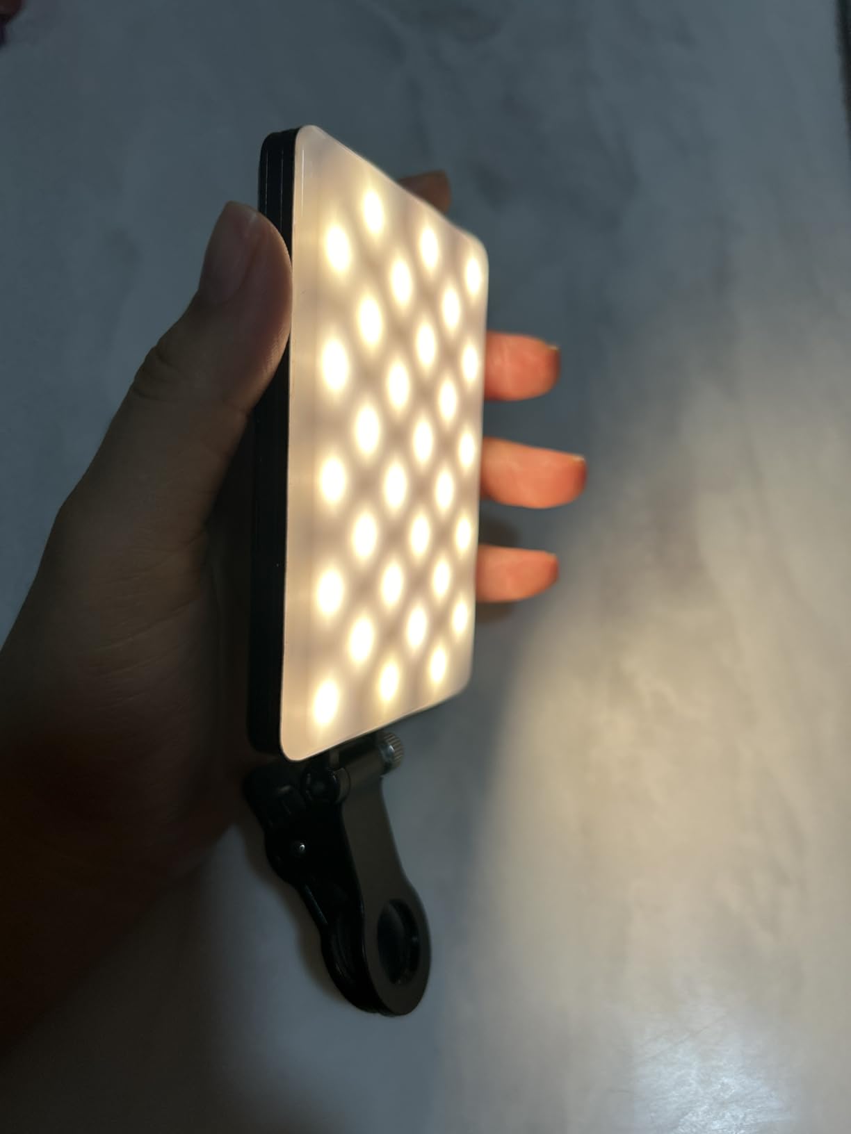Neewer Basics NL-60AI Selfie Light for Phone with Front & Back Clip, 60 LED 2000mAh Rechargeable CRI95+, 3 Modes, Portable Clip on Fill Lighting for Tablet Computer Laptop Zoom Call TikTok Video customer photo 2