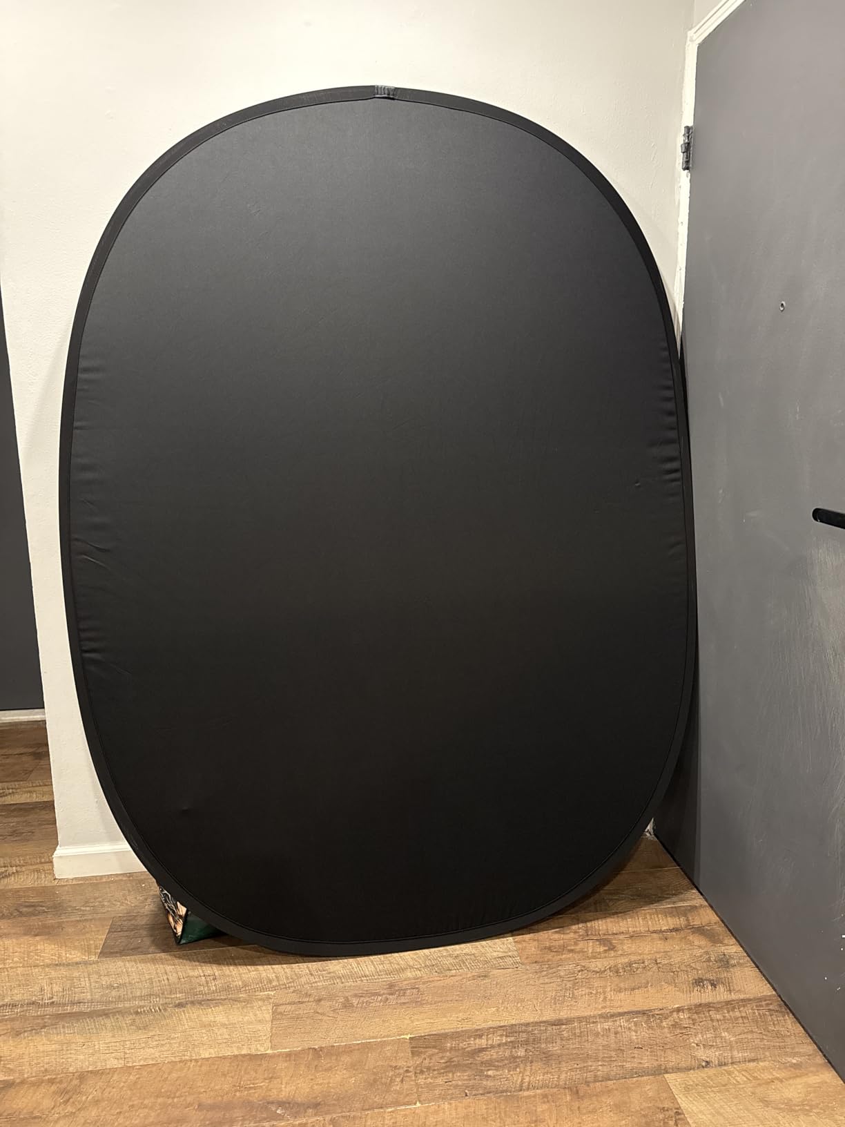 Koopro 5'x7' Collapsible Twist Background Double-Sided Pop Up Flex Backdrops Chroma Black & White Portrait Screen Professional Video Photography and Television Studio Props with Carrying Case customer photo 1