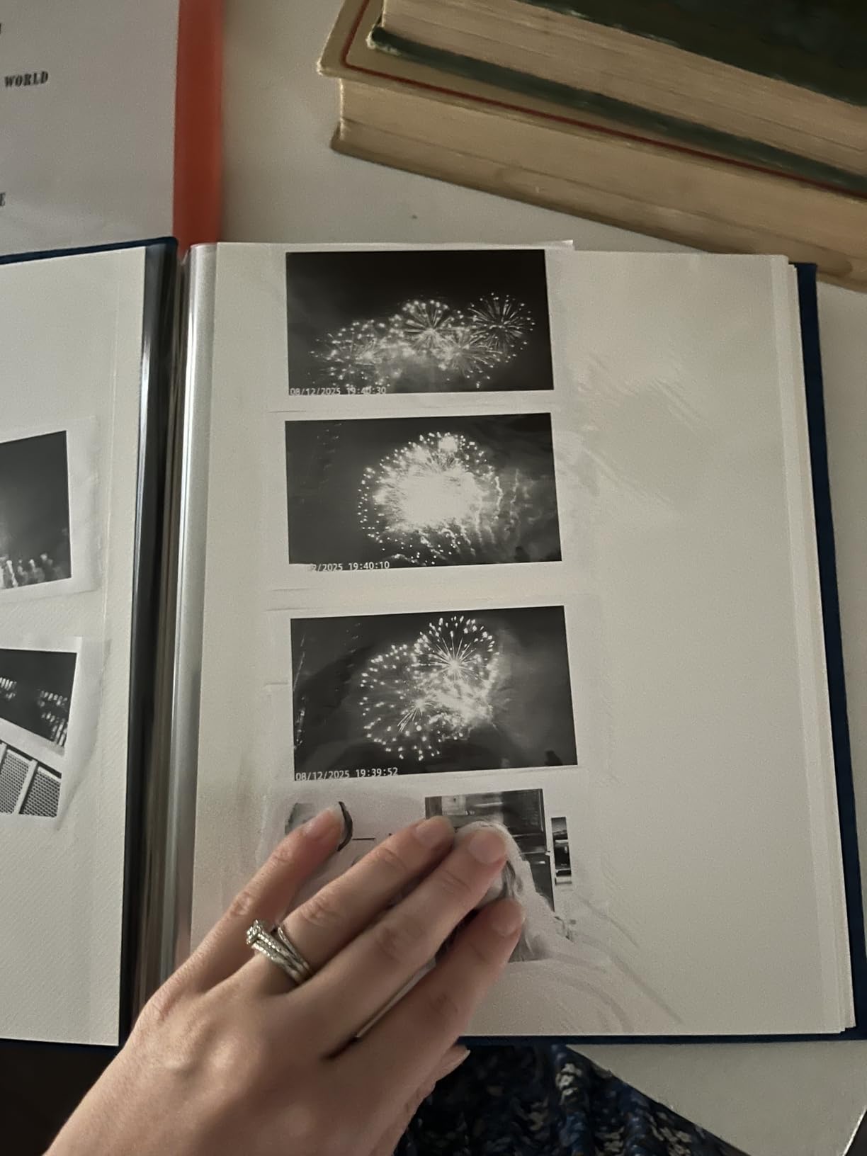 Photo Album Self Adhesive 3x5 4x6 5x7 6x8 8x10 8.5x11 11x10.6 Magnetic Scrapbook Album DIY Length 11x10.6 Inch 40 Pages Linen Cover DIY Photo Album with A Metallic Pen and Plastic Board (Grey) customer photo 2