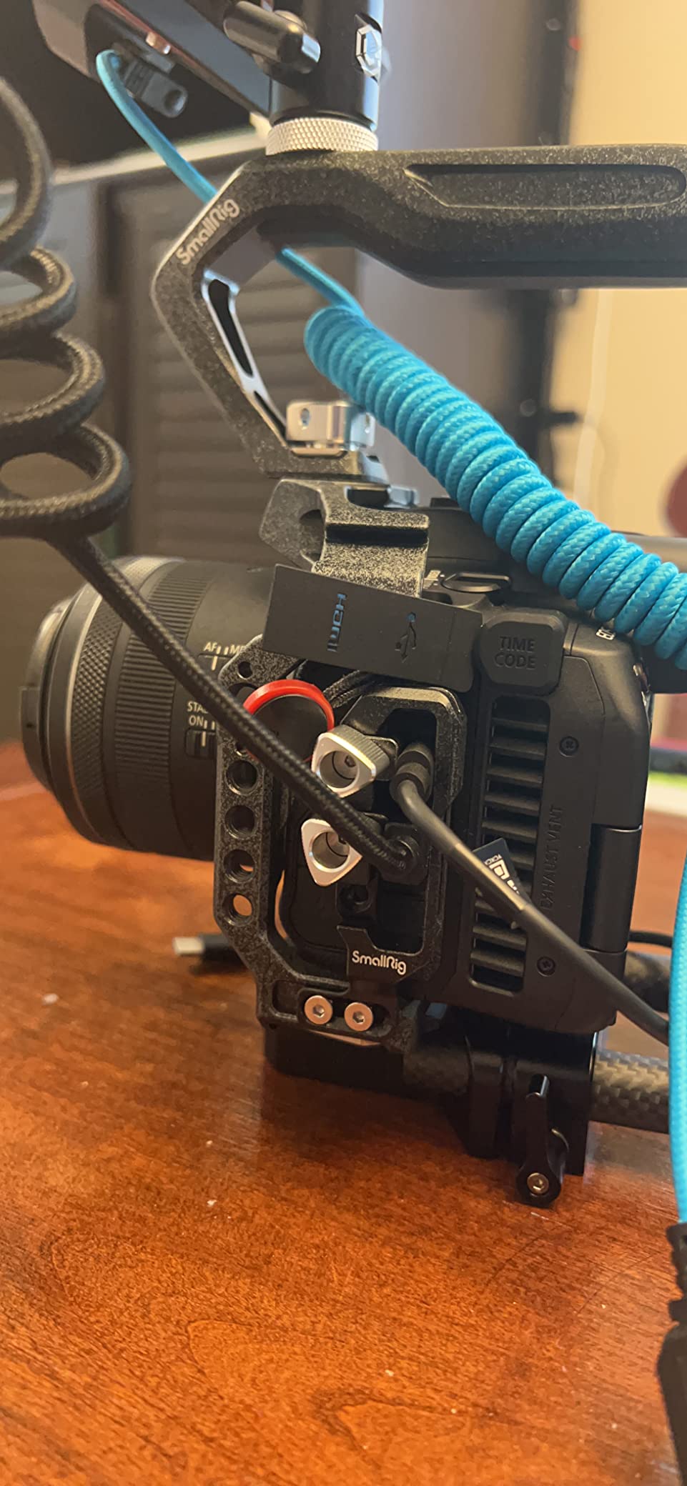 SmallRig R5 R5 C R6 Cage Kit for Canon R5 R5 C R6 Mirrorless Camera with Top Handle and Dedicated Cable Clamp, Aluminum Alloy Cage for Canon R5 R6 R5 C Camera 3234 customer photo 2