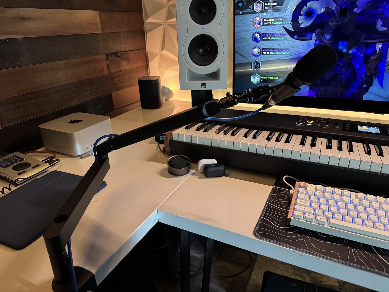 Elgato Wave Mic Arm LP - Premium Low Profile Microphone Arm with Cable Management Channels, Desk Clamp, Versatile Mounting, and Fully Adjustable - For Podcasting, Streaming, Gaming, and Home Office customer photo 1