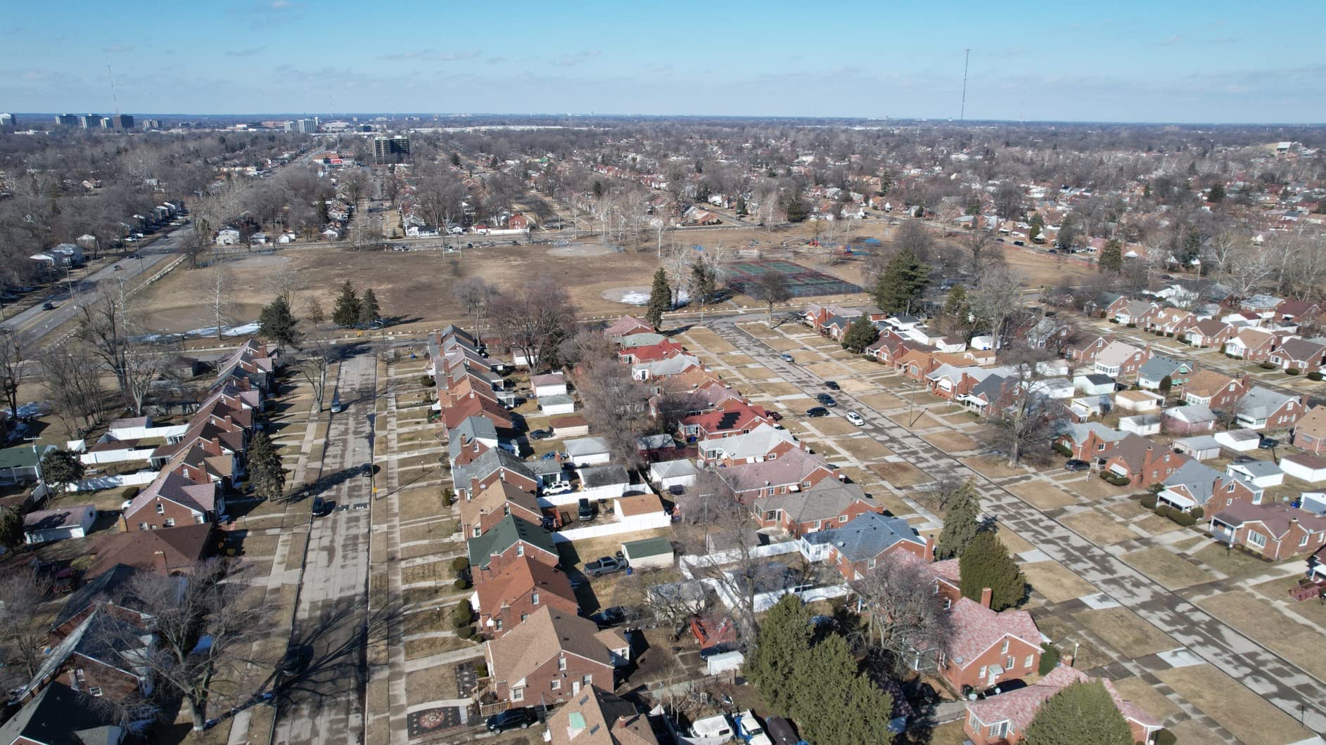 DJI Air 2S Fly More Combo with Smart Controller - Drone with 4K Camera, 5.4K Video, 1-Inch CMOS Sensor, 4 Directions of Obstacle Sensing, 31-Min Flight Time, Max 7.5-Mile Video Transmission, Gray customer photo 1