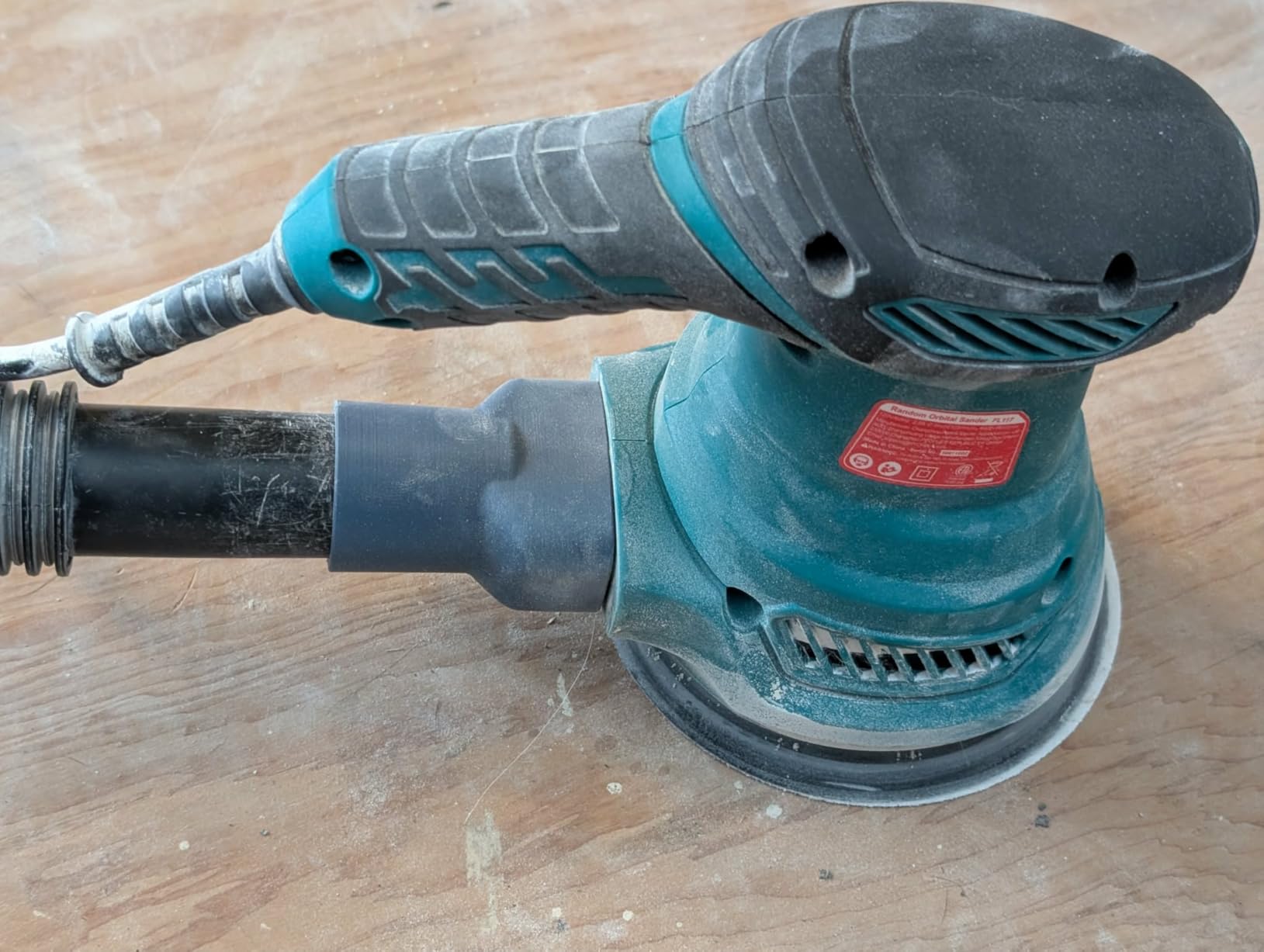 HYCHIKA 5-Inch Random Orbital Sander, 13000RPM Electric Palm Sander with 6 Variable Speeds, Powerful Motor, 12PCS Sandpapers and Efficient Dust Collection Bag, for Woodworking, Finishing and Polishing customer photo 1