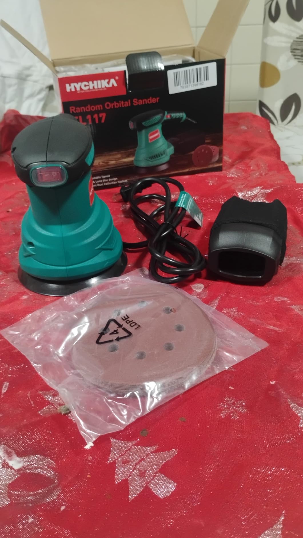 HYCHIKA 5-Inch Random Orbital Sander, 13000RPM Electric Palm Sander with 6 Variable Speeds, Powerful Motor, 12PCS Sandpapers and Efficient Dust Collection Bag, for Woodworking, Finishing and Polishing customer photo 2