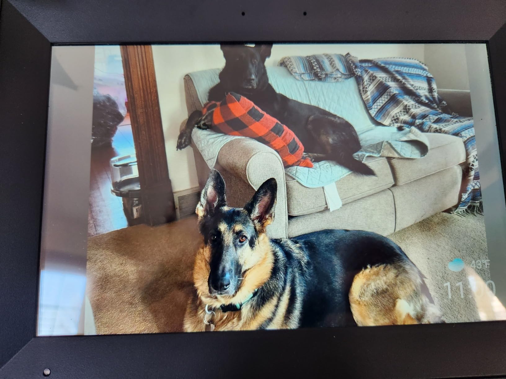 Digital Picture Frame 10.1 Inch WiFi Digital Photo Frame IPS HD Touch Screen Smart Cloud Photo Frame with 32GB Storage, Auto-Rotate, Easy Setup to Share Photos or Videos Remotely via AiMOR APP (Black) customer photo 2