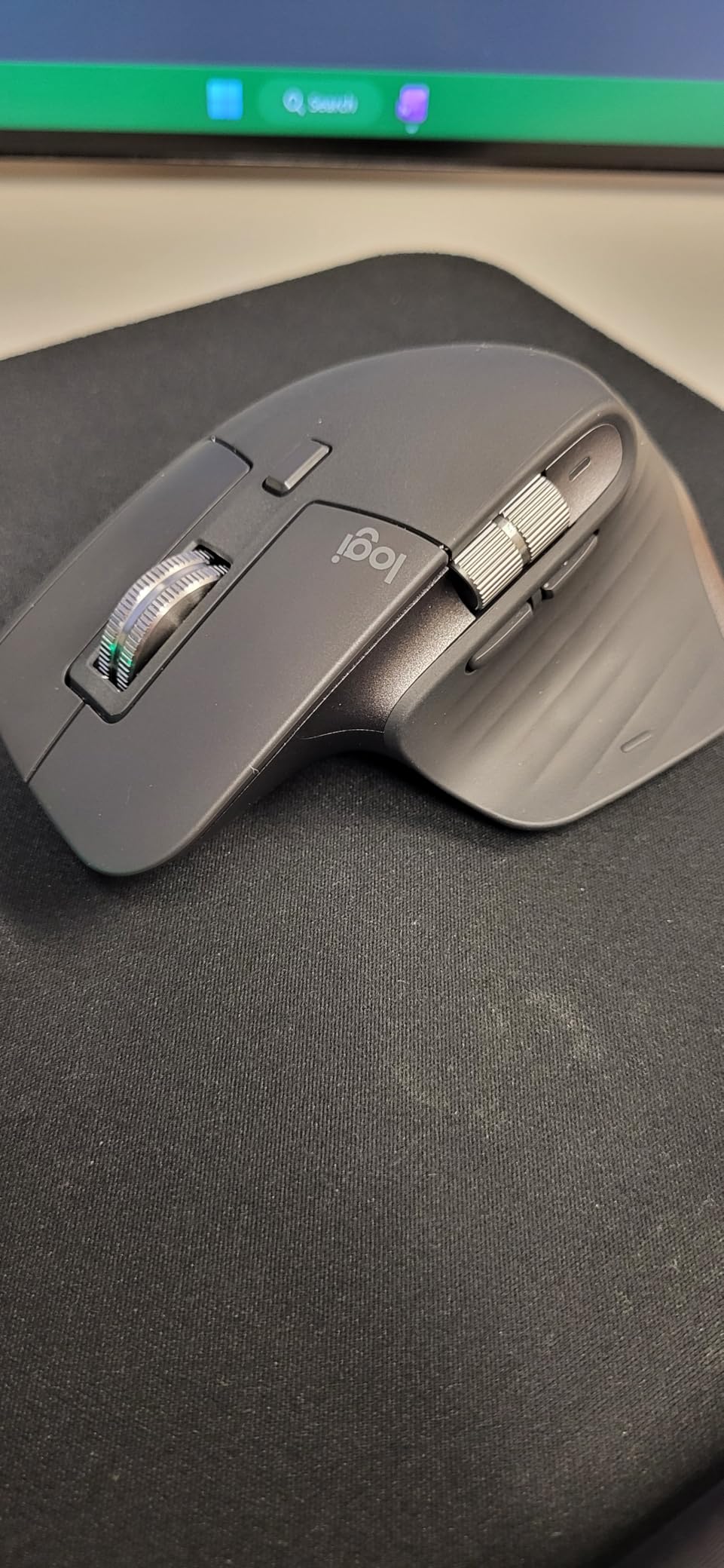 Logitech MX Master 3S Wireless Mouse Standard Edition with Logi Bolt USB Receiver, Ultra-Fast Scrolling, Ergo, 8K DPI, Track on Glass, Quiet Clicks, USB-C, Bluetooth, Windows, Linux, Chrome - Graphite customer photo 1