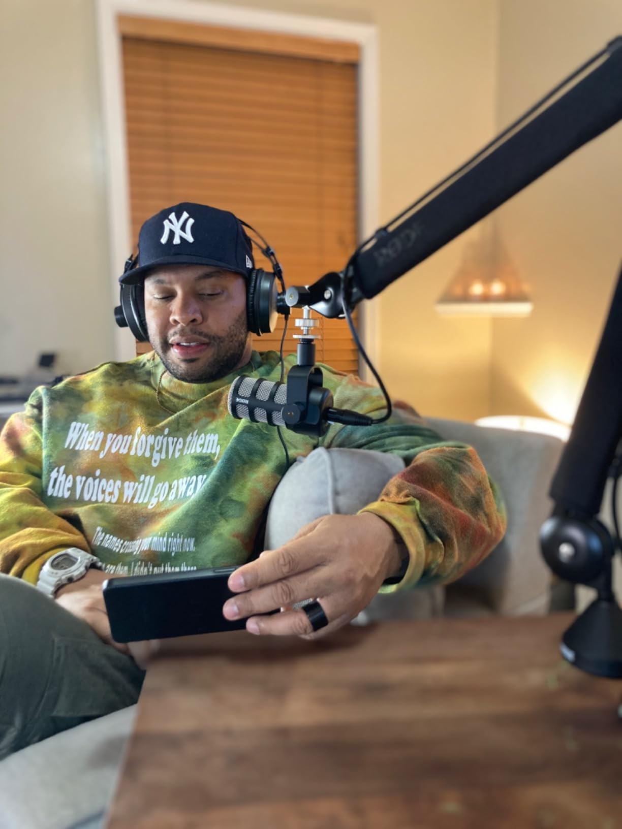 Rode RODECaster Pro 2 Audio Production Console with 4x PodMic Podcasting Microphones, PSA1+ Professional Boom Arms, Over-Ear Headphones, 32GB microSD Card, and 4x XLR Cables customer photo 1