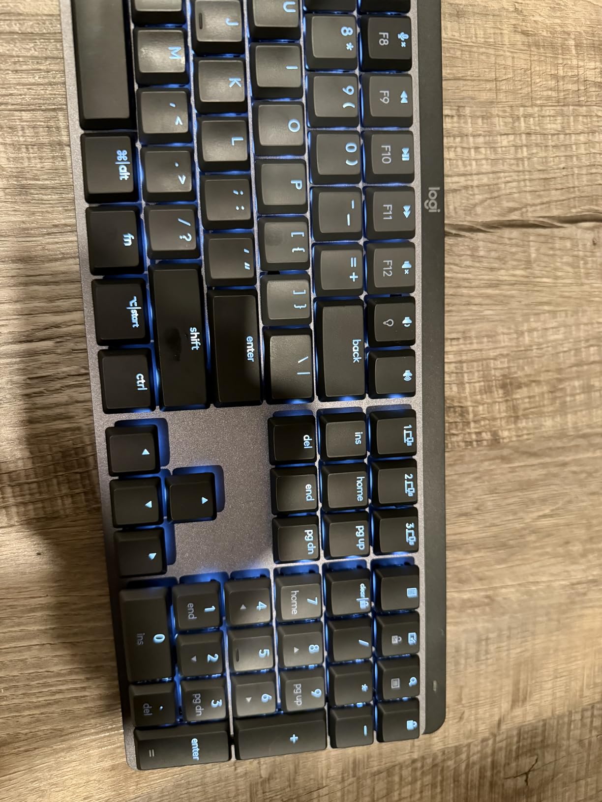 Logitech MX Mechanical Wireless Illuminated Performance Keyboard, Tactile Quiet Switches, Backlit Keys, Bluetooth, USB-C, macOS, Windows, Linux, iOS, Android, Metal, Graphite customer photo 2