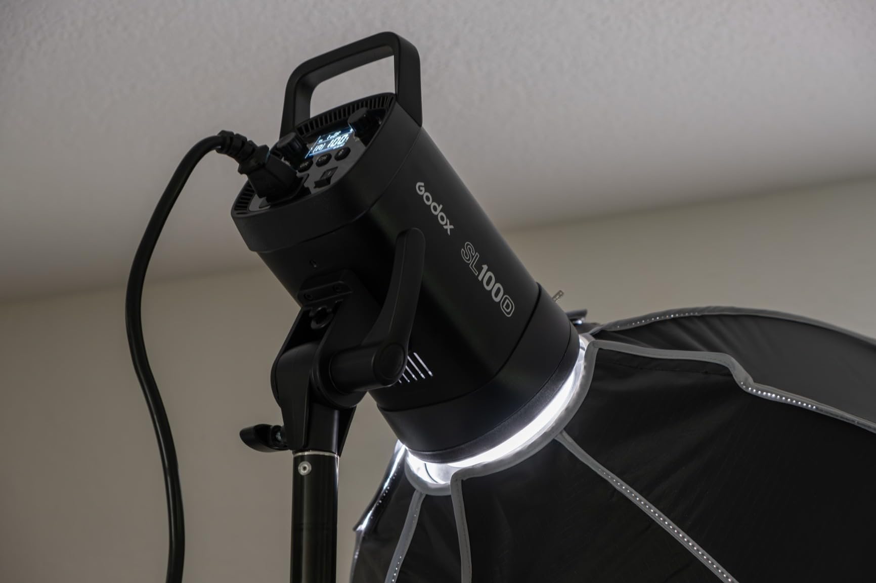 SL100D Daylight LED Video Light, 100W 5600K 32100Lux @1M CRI 96+TLCI 97+ Bowens Mount COB LED Continuous Light, 8 FX Effects 0-100% Brightness Studio Light with APP Control customer photo 2