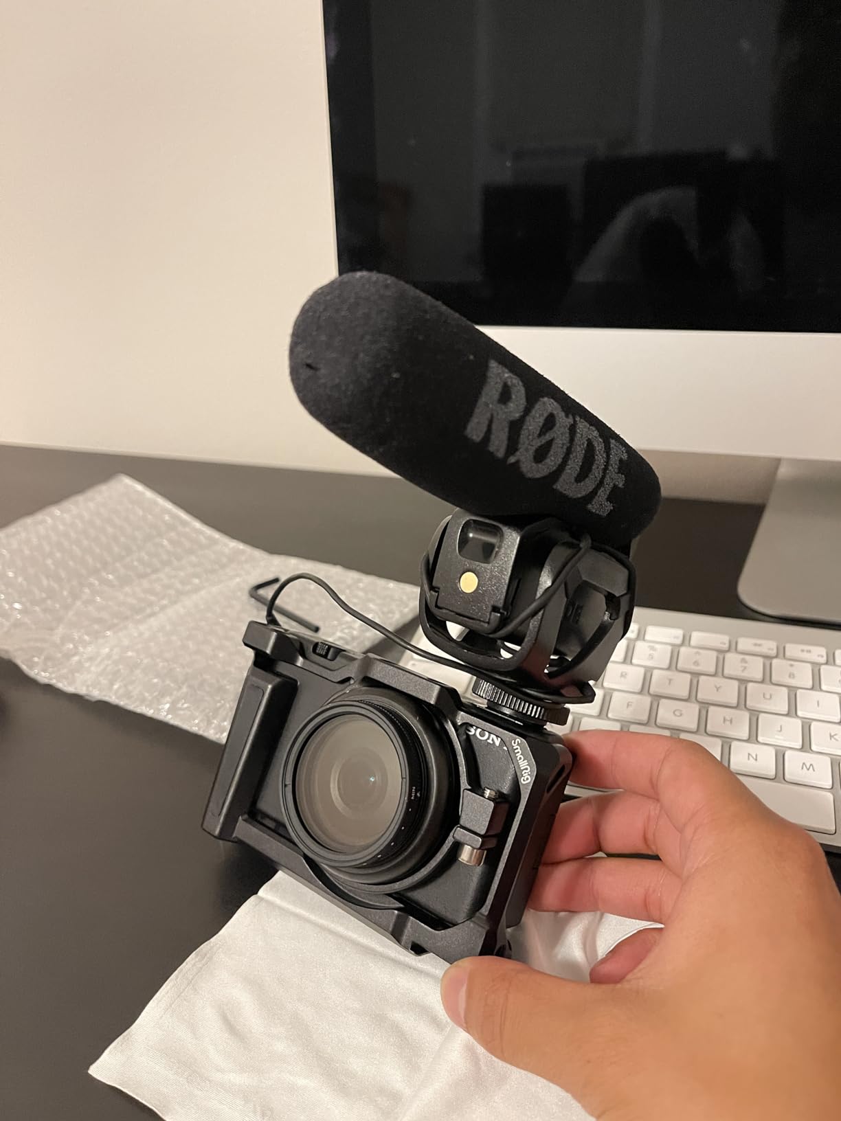 SmallRig Camera Half Cage for Sony Alpha 7 V/Alpha 7R V/Alpha 7 IV/Alpha 7S III/Alpha 1 / Alpha 7R IV - 3639 customer photo 1