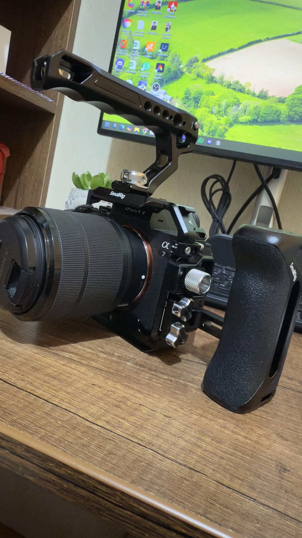 SmallRig HawkLock Quick Release Cage Kit for Sony Alpha 7R V/Alpha 7 IV/Alpha 7S III/Alpha 1 / Alpha 7R IV/Alpha 7 V, Full Cage with Top & Side Handle, Cable Clamp (Upgraded Version) customer photo 1