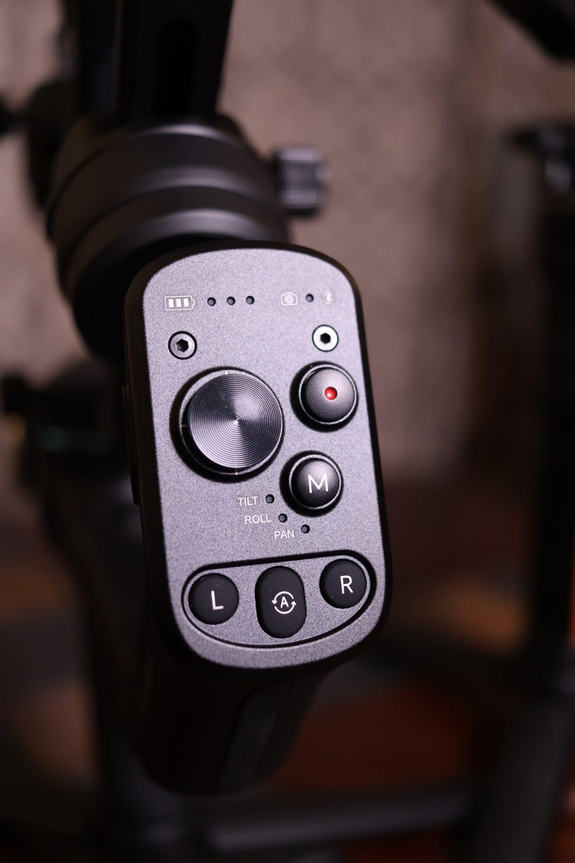 FeiyuTech SCORP-C2 Camera Gimbal Stabilizer, 3-Axis Professional Video Stabilizer with Built-in AI Tracking, 7.72lb Payload for DSLR & Mirrorless Sony A7IV Canon R5 Nikon, Native Vertical Shooting customer photo 1