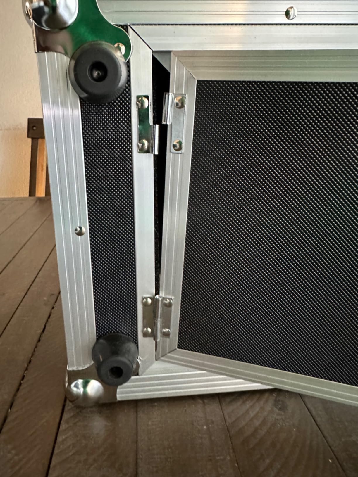 SEETEC P173-9HSD-CO 17.3 Inch Carry on Broadcast Production Director Monitor with 3G-SDI HDMI YPbPr Input and Output Aluminum Design Full HD 1920x1080 customer photo 1