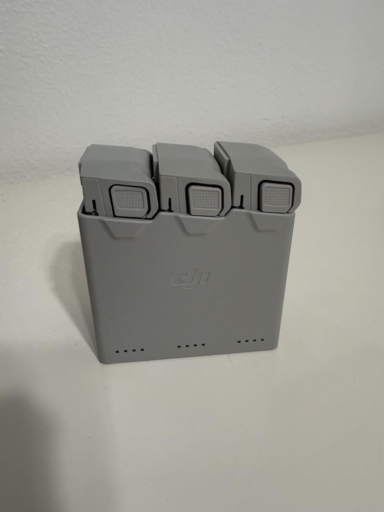 DJI 30W USB-C Two-Way Charging Hub for Mini 3 Pro Batteries, Mobile Power Source and Convenient Battery Storage customer photo 2