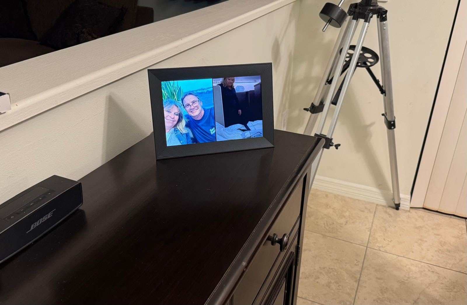 Aura Carver HD WiFi Digital Picture Frame, 10.1