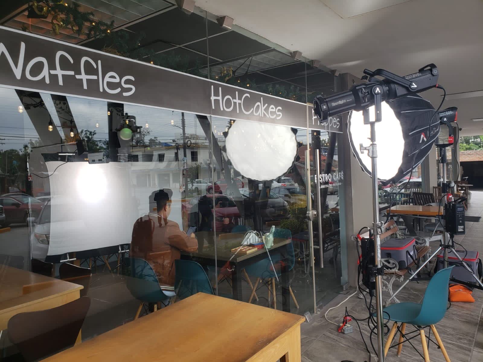 600d LED Video Light Aputure LS 600D Light Storm COB 600W 5600K Daylight Balanced Led Photography Light for Video, Film, Photography Portrait and YouTube (V-Mount) customer photo 2
