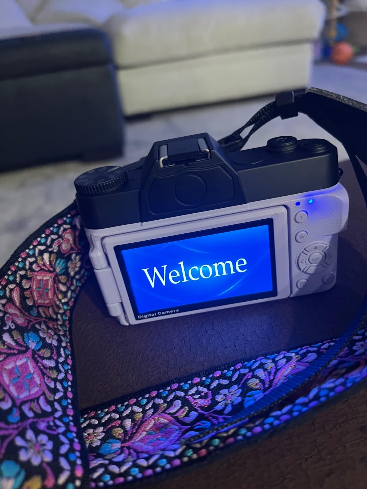 VJIANGER Digital Camera for Photography Vlogging Camera for YouTube with WiFi | 180° Flip Screen | 16X Digital Zoom | 52mm Lens | 2 Batteries | 32GB Micro SD Card (Black) customer photo 2