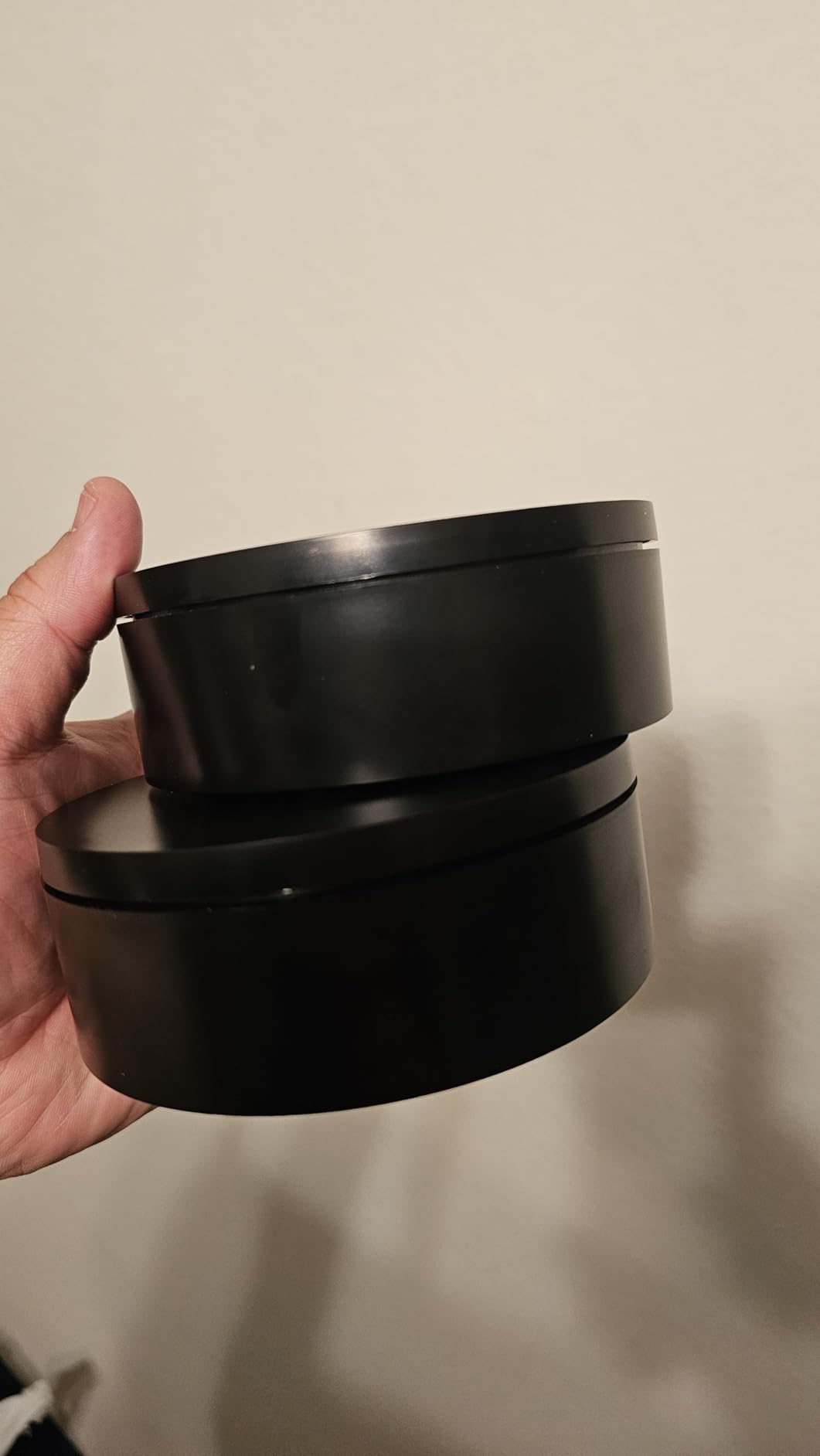 YVV Motorized Rotating Display Stand,Turner Cup Platform for Epoxy Glitter Tumbler, 360 Automatic Mute Rotating Turntable, Tumbler Making Supplies Spinner, Base for Product Video Show ,Balck 4.72in customer photo 1