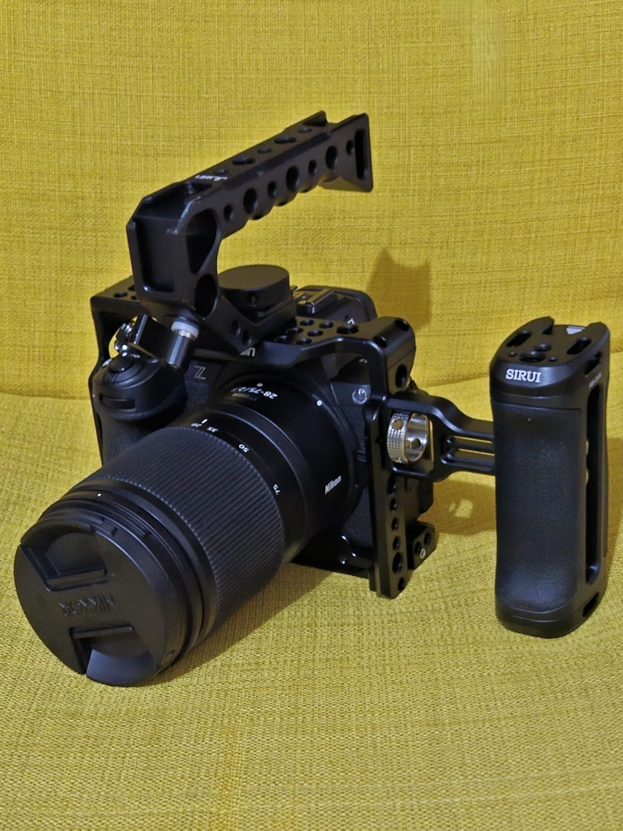 Hersmay R5 R6 Cage with Top Handle, Aluminium Alloy Camera Cage for Canon EOS R5 R6 Mirrorless Cameras, Vlogging Video Shooting Filmmaking Rig Stabilizer with 1/4