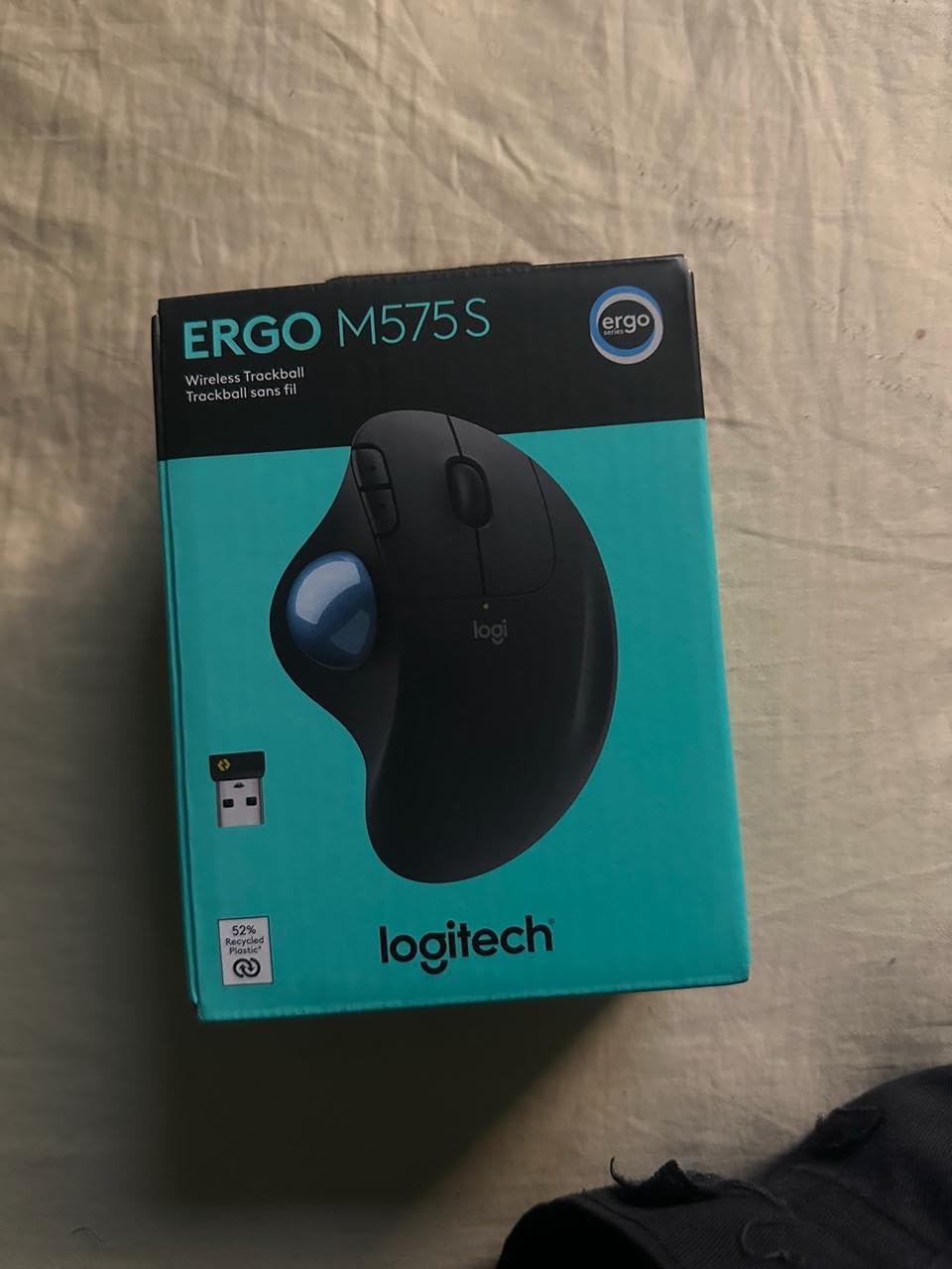 Logitech Ergo M575S Wireless Trackball Mouse, Wireless Ergonomic Mouse with Bluetooth and Encrypted Dongle, Comfortable Thumb Control, Precise and Smooth Tracking, for PC/Mac - Graphite Blue Ball customer photo 2