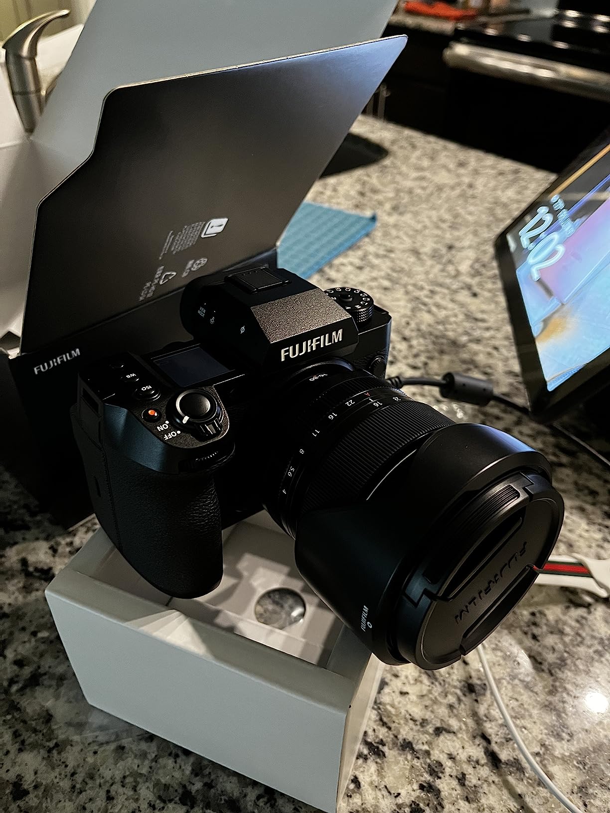 Fujifilm X-H2 Mirrorless Digital Camera XF16-80mm Lens Kit - Black customer photo 2