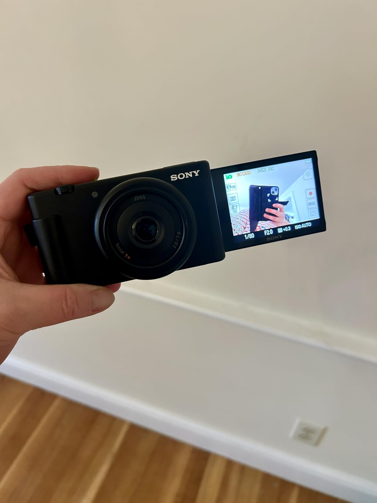 Sony ZV-1F Vlog Camera for Content Creators and Vloggers Black customer photo 1