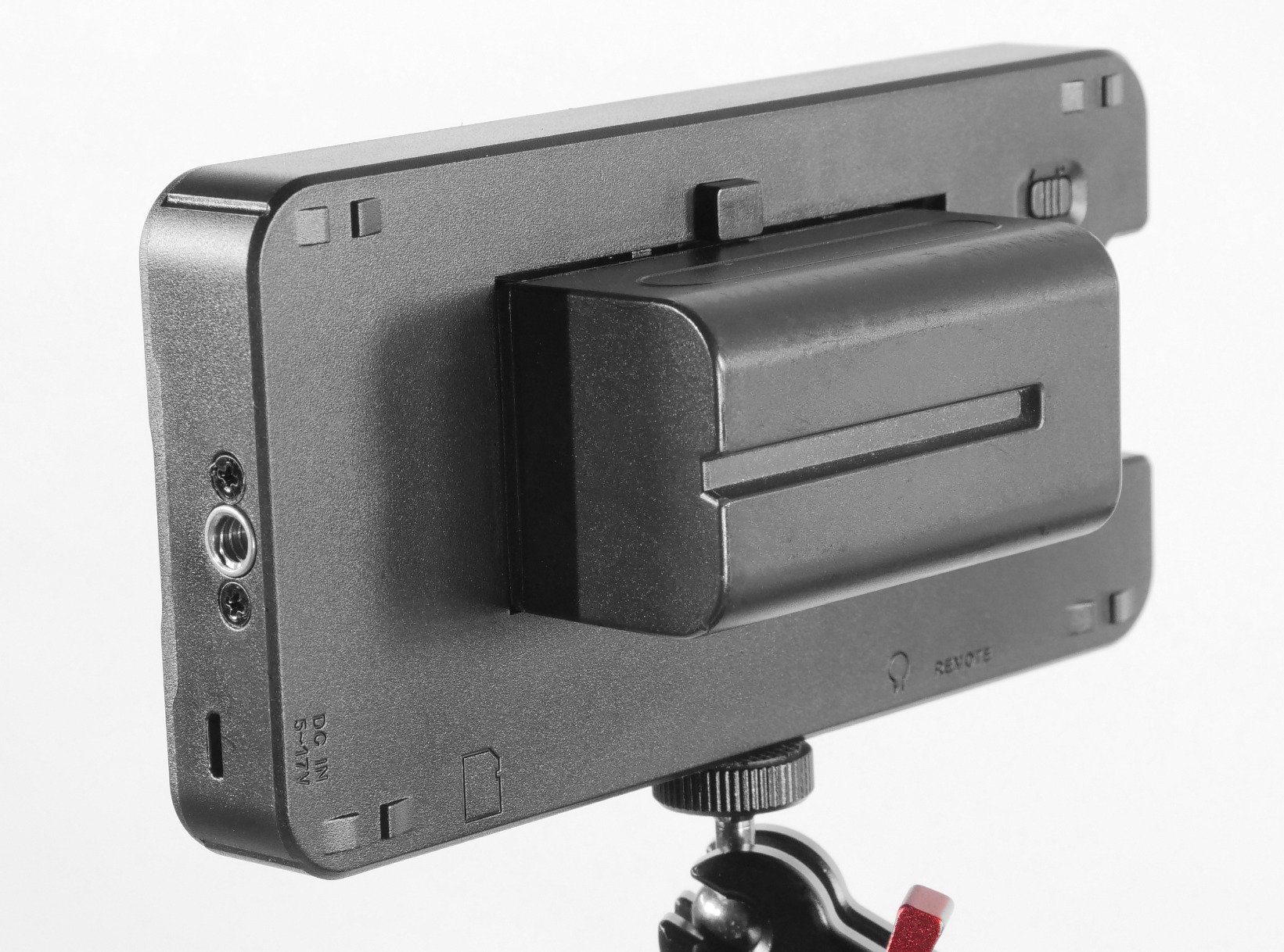 Osee T5+ 5.5 Inch 1000nits Camera Monitor, Customizable False Color Field Monitor, HDR 4K HDMI Input 8 MySets Preview Workflow DSLR Monitor, Peaking Focus Assist, 3D Lut (Battery Not Included) customer photo 2