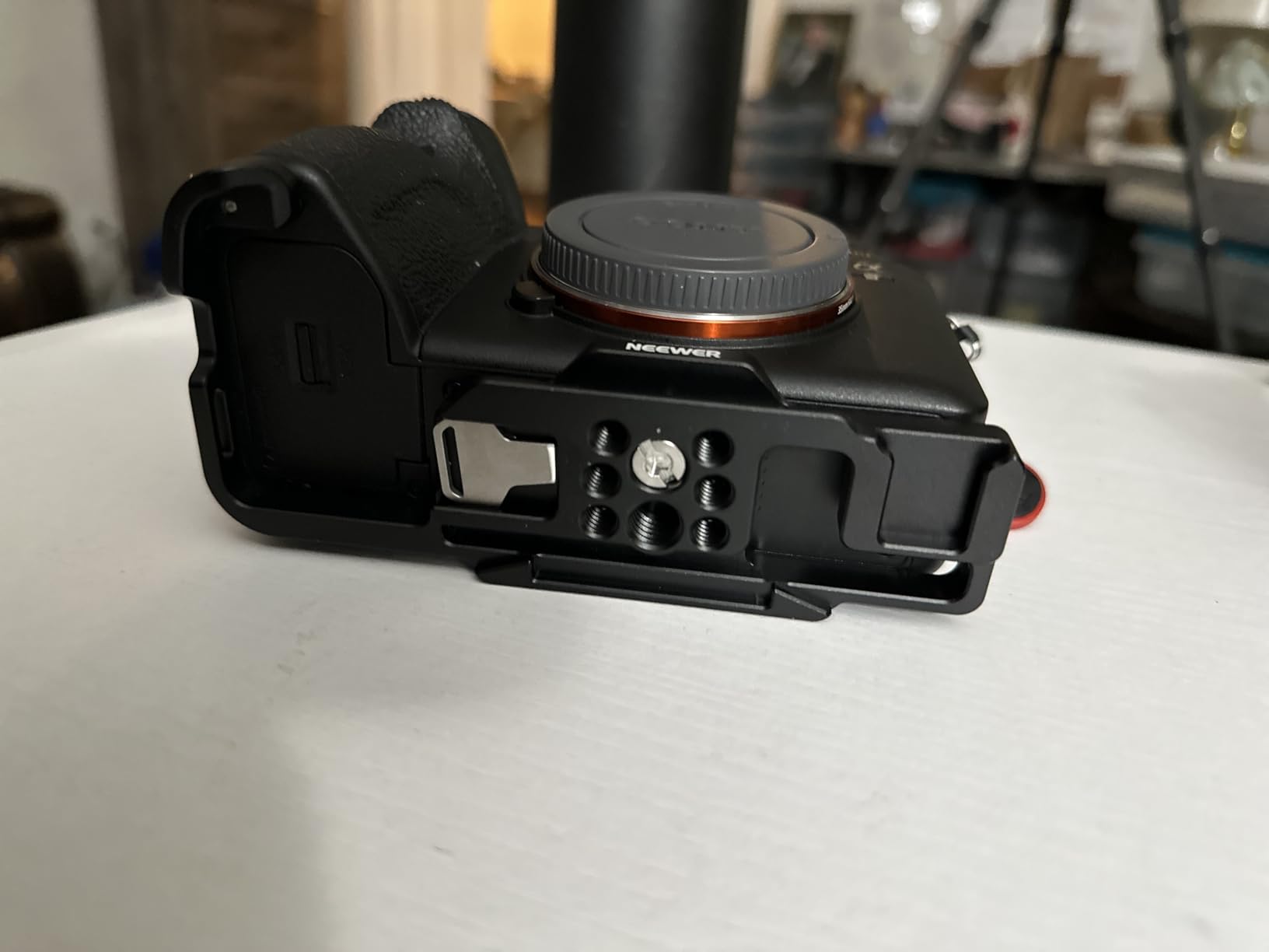 NEEWER Full Camera Cage Compatible with Sony a7R V/a7R IV/a7 IV/a7S III/a1, Aluminum Video Camera Rig with Full Access/Arca Type QR Base for Quick Switch, Compatible with DJI RS Stabilizers, CA004 customer photo 2