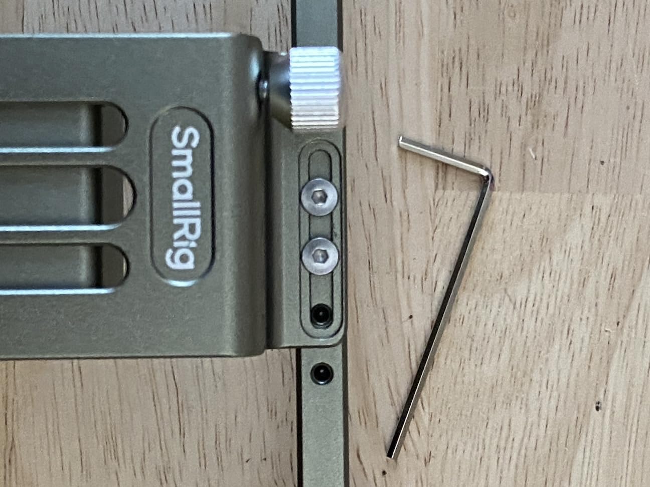 SmallRig Universal Phone Cage, Smartphone Video Rig Kit with Handles, Handheld Filmmaking Vlogging Case Stabilizer for Videomaker, for iPhone 17/16/15 for Samsung for Pixel and Other Android Phones customer photo 1