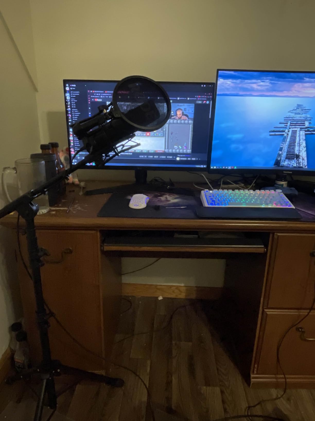 RODE NT1 5th Gen Large-Diaphragm Studio Condenser Microphone - XLR & USB Outputs customer photo 2