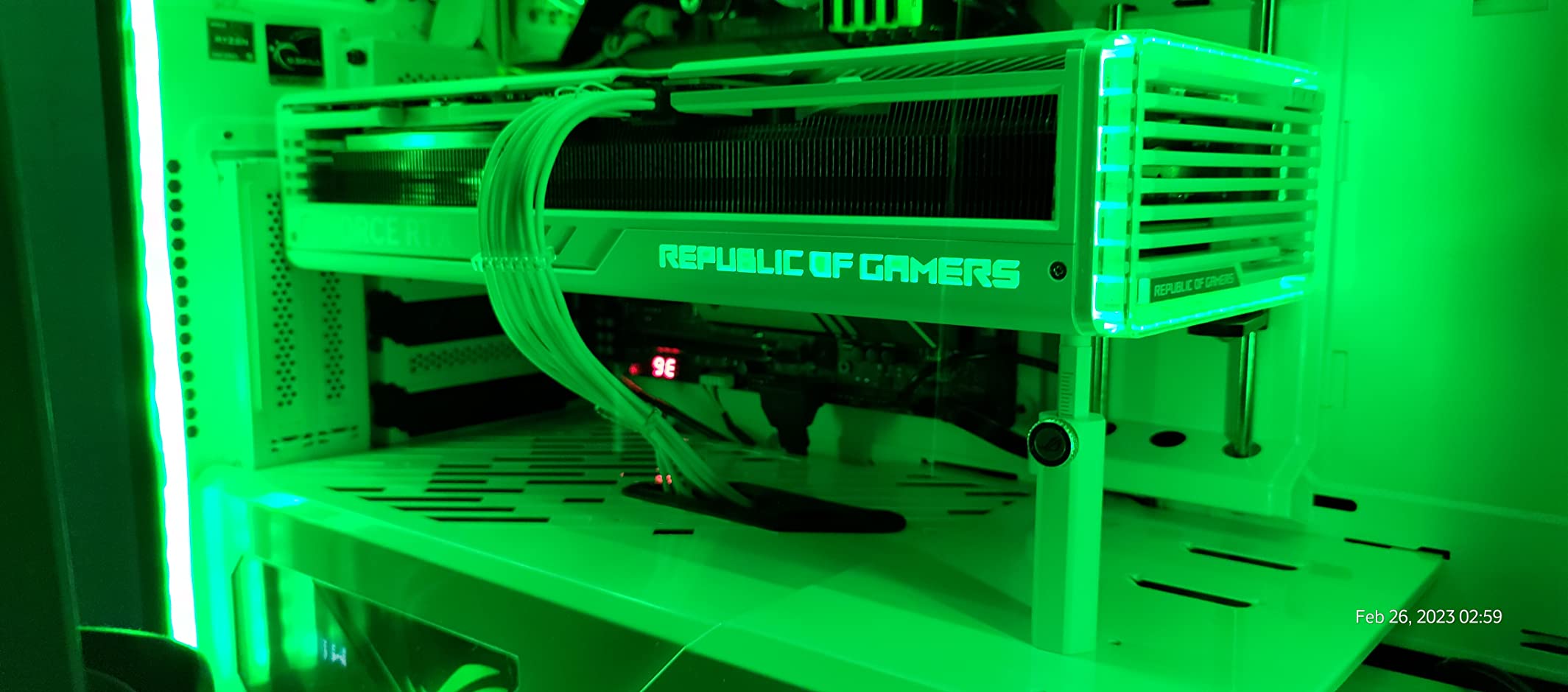 ASUS ROG Strix GeForce RTX 4090 White OC Edition Gaming Graphics Card (PCIe 4.0, 24GB GDDR6X, HDMI 2.1a, DisplayPort 1.4a) customer photo 1