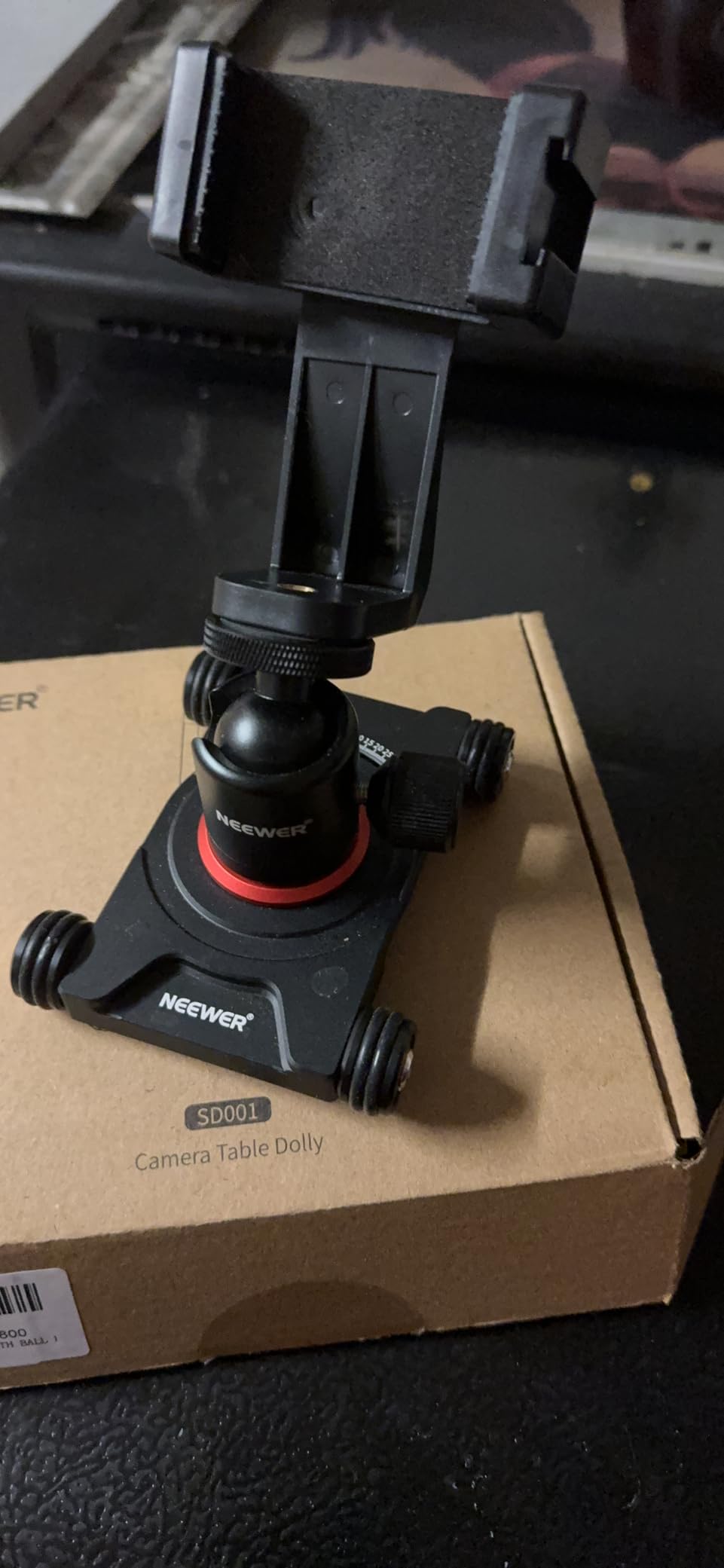 Neewer Camera Slider Dolly with Ball Head and Phone Clamp, 4 Wheeled Tabletop Dolly Manual Skater with 360 Panorama customer photo 1