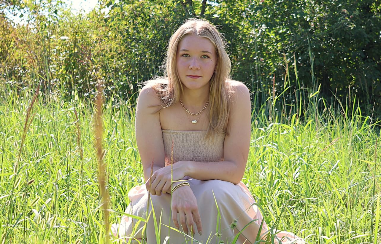 Canon EOS R8 Mirrorless Camera with RF 24-50mm f/4.5-6.3 is STM Lens customer photo 2